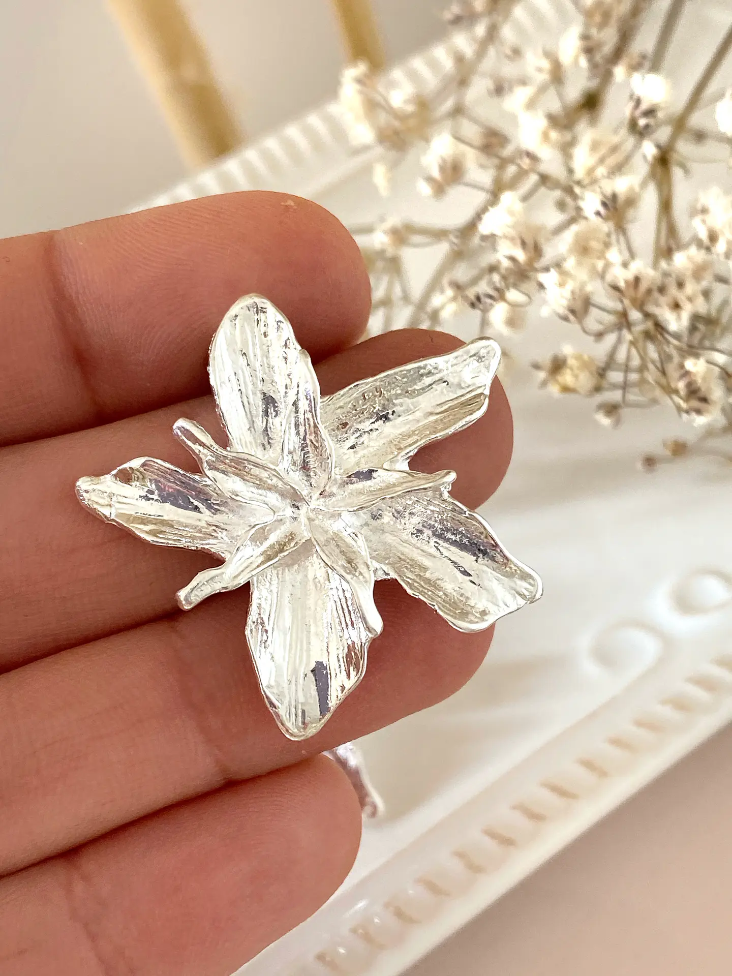 Aros Magnolia Silver  2