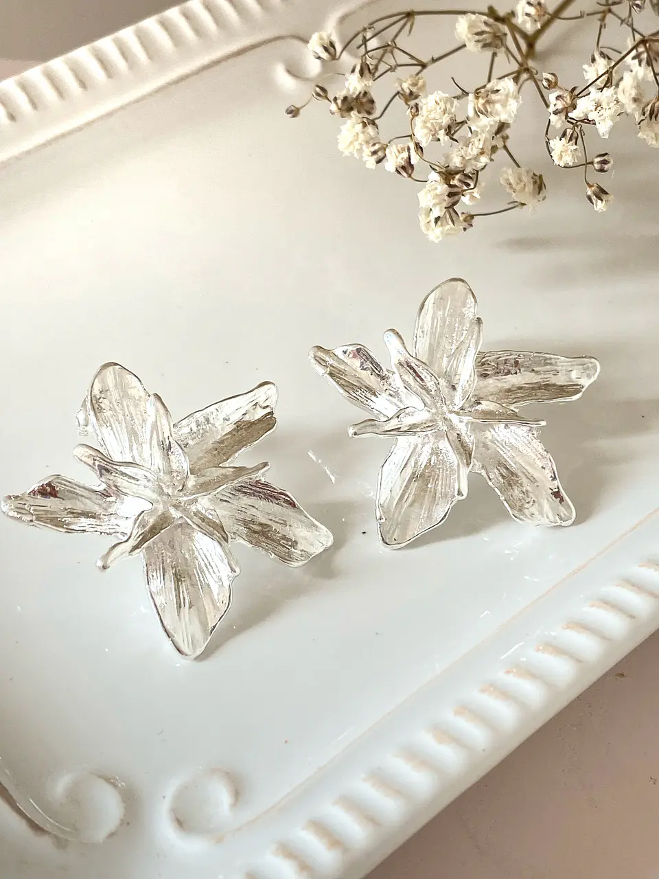 Aros Magnolia Silver  1