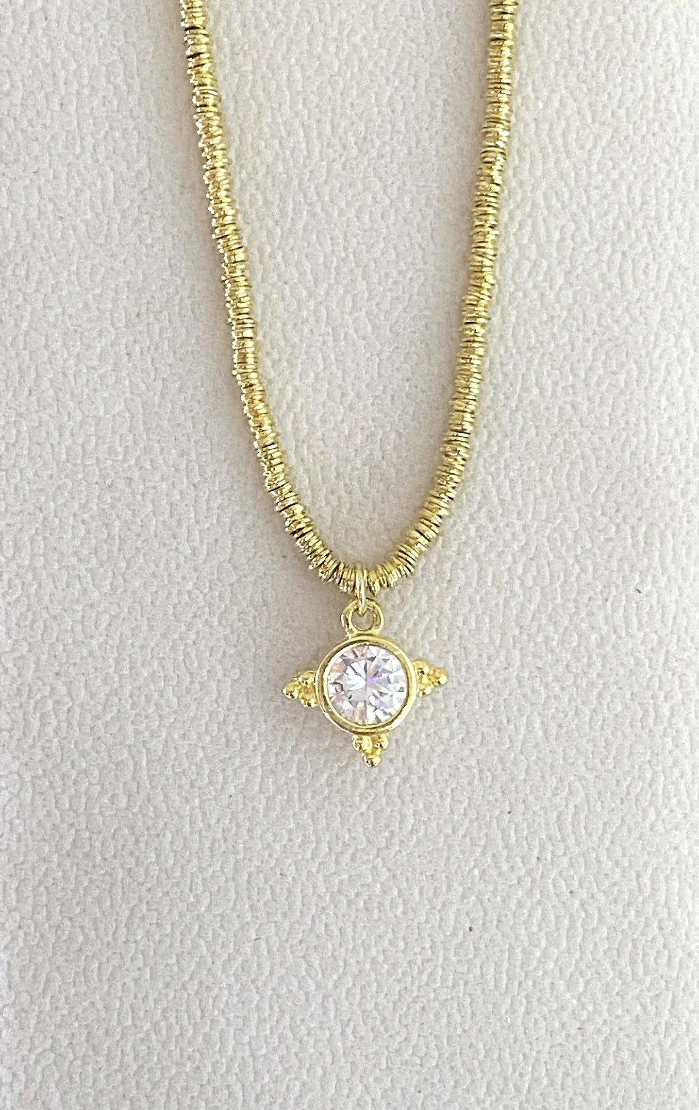 Collar Mostacilla Gold Maxi Punto de luz  3