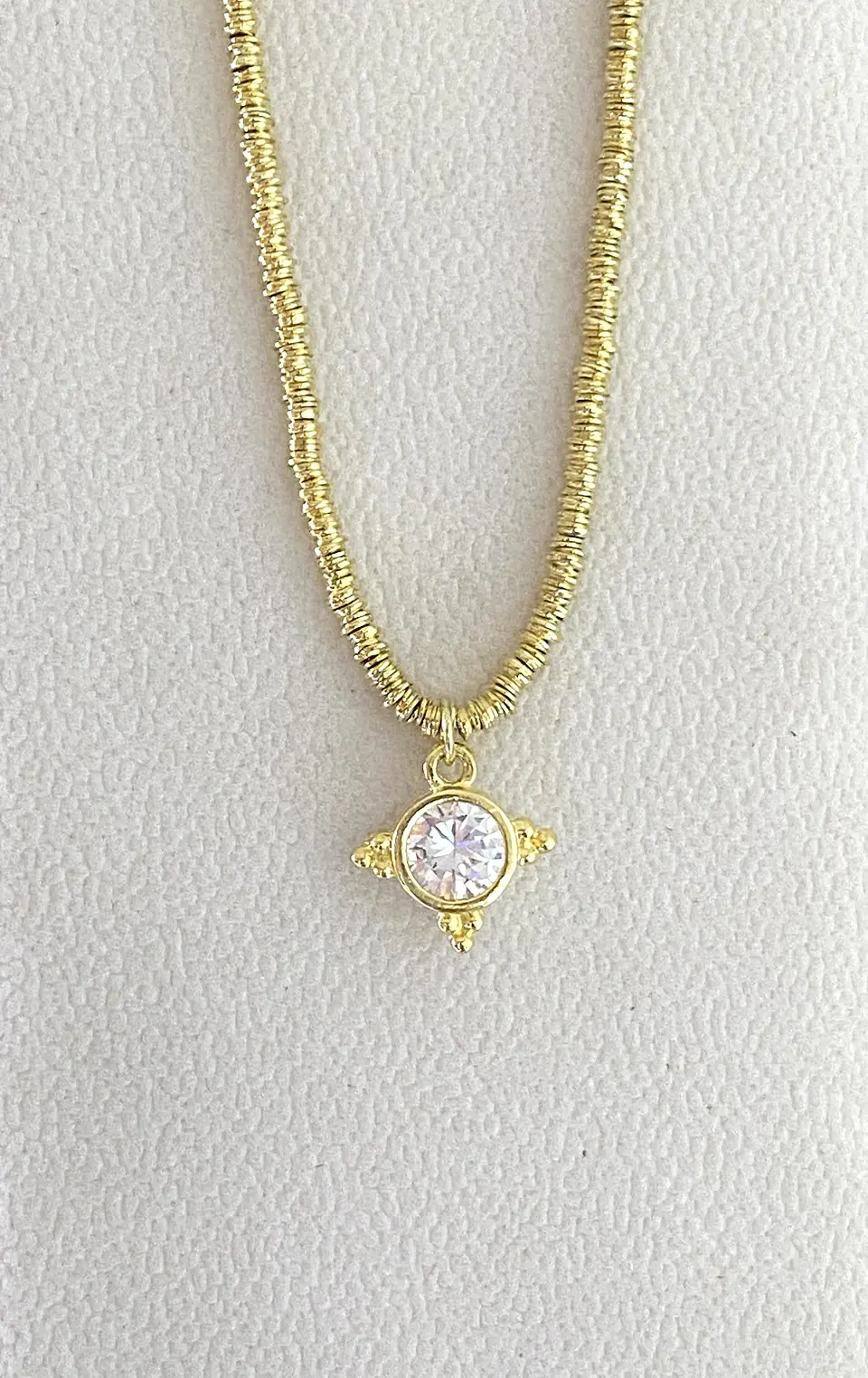 Collar Mostacilla Gold Maxi Punto de luz  3
