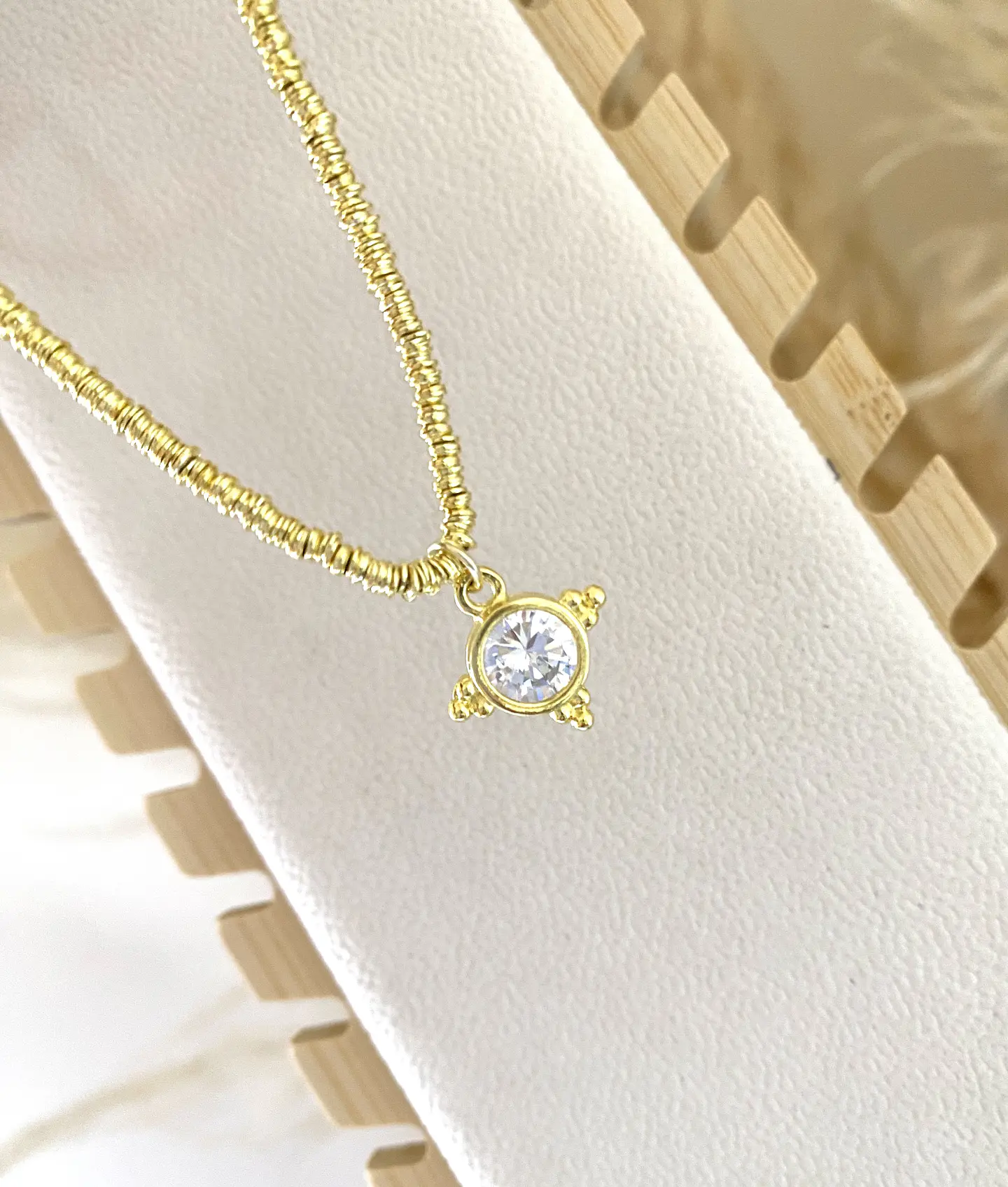 Collar Mostacilla Gold Maxi Punto de luz  4