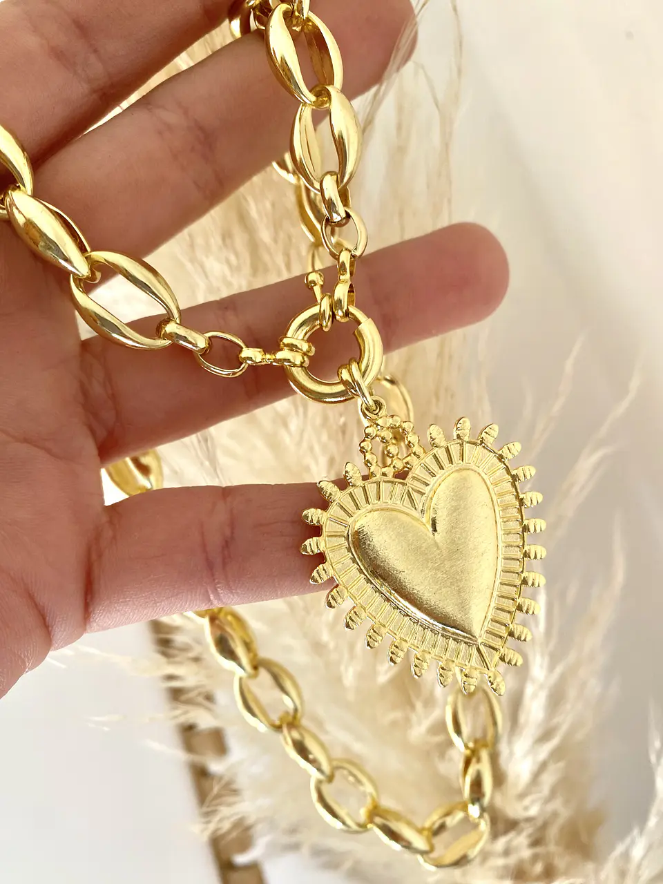 Collar Maxi Cadenon Corazon Sagrado 1