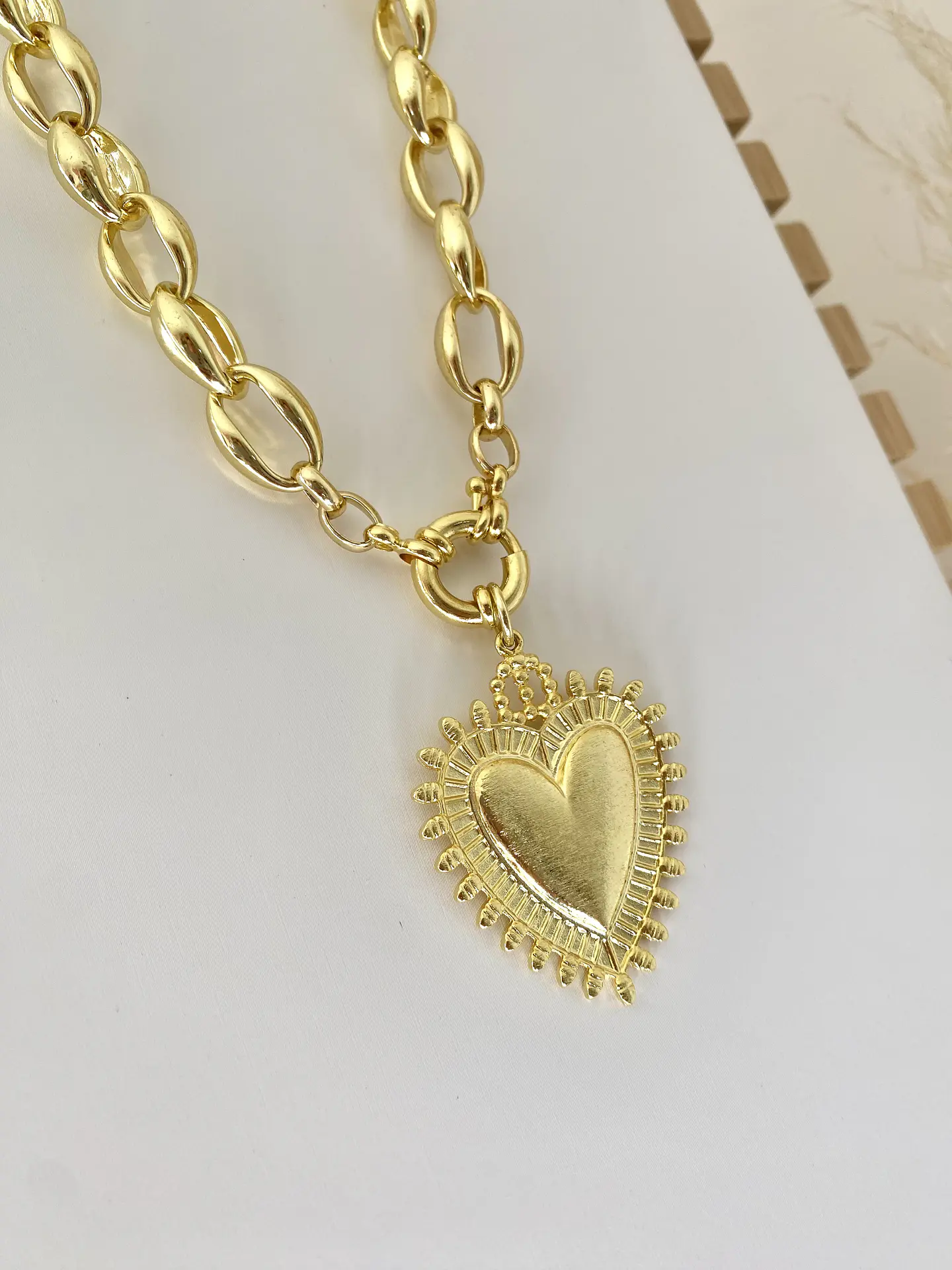Collar Maxi Cadenon Corazon Sagrado 4