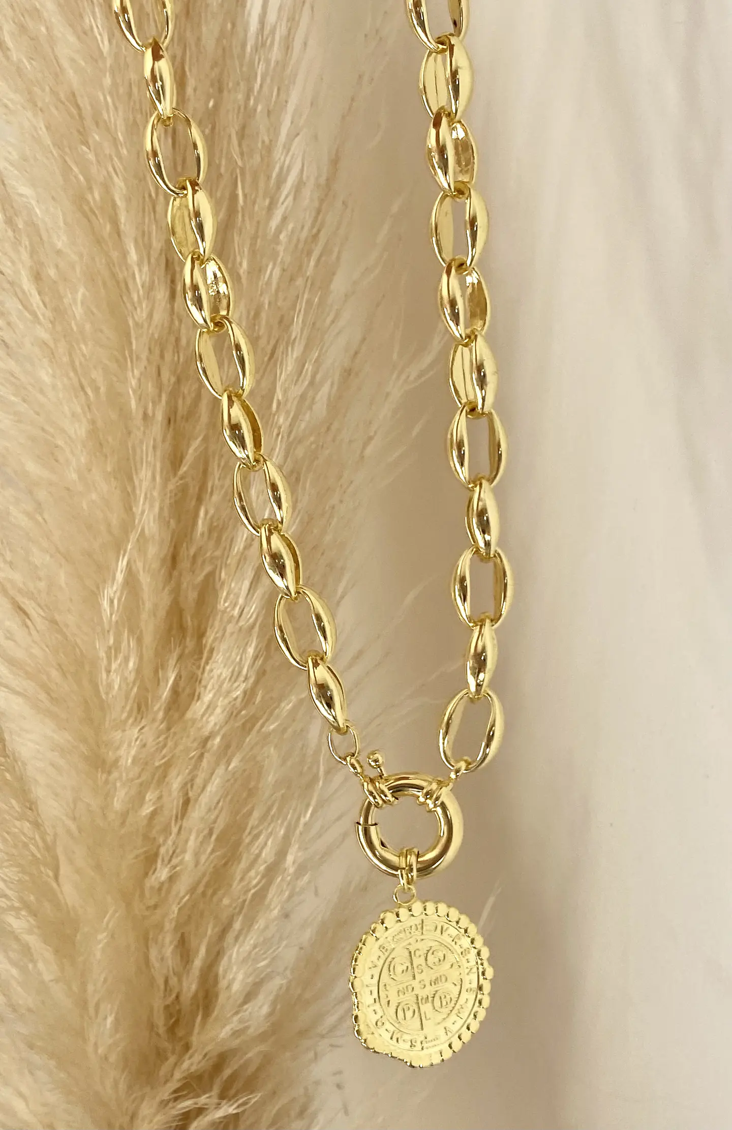 Collar Maxi Cadenón Medalla San Benito 4