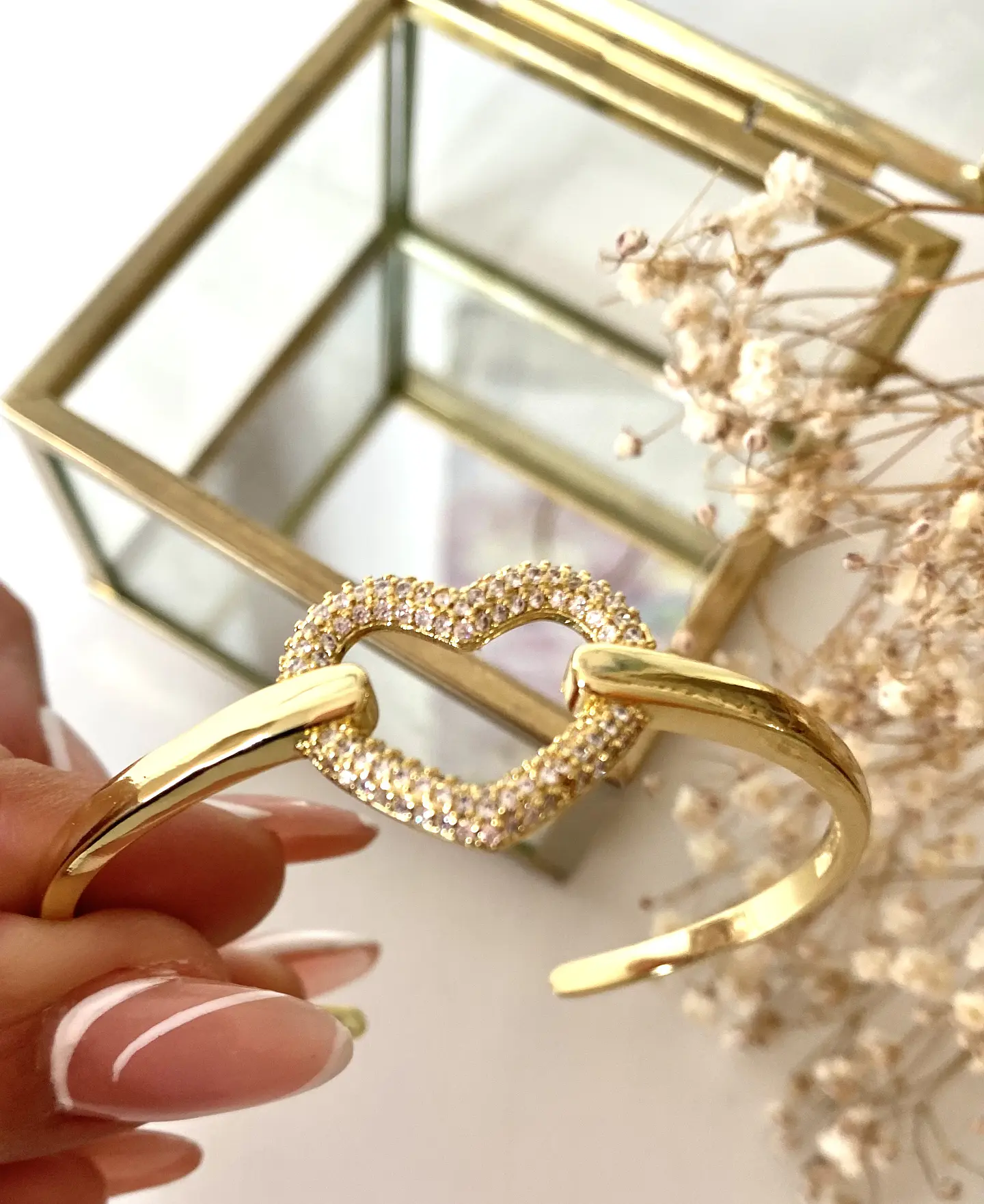  Pulsera Corazón Silueta Circones Gold  1