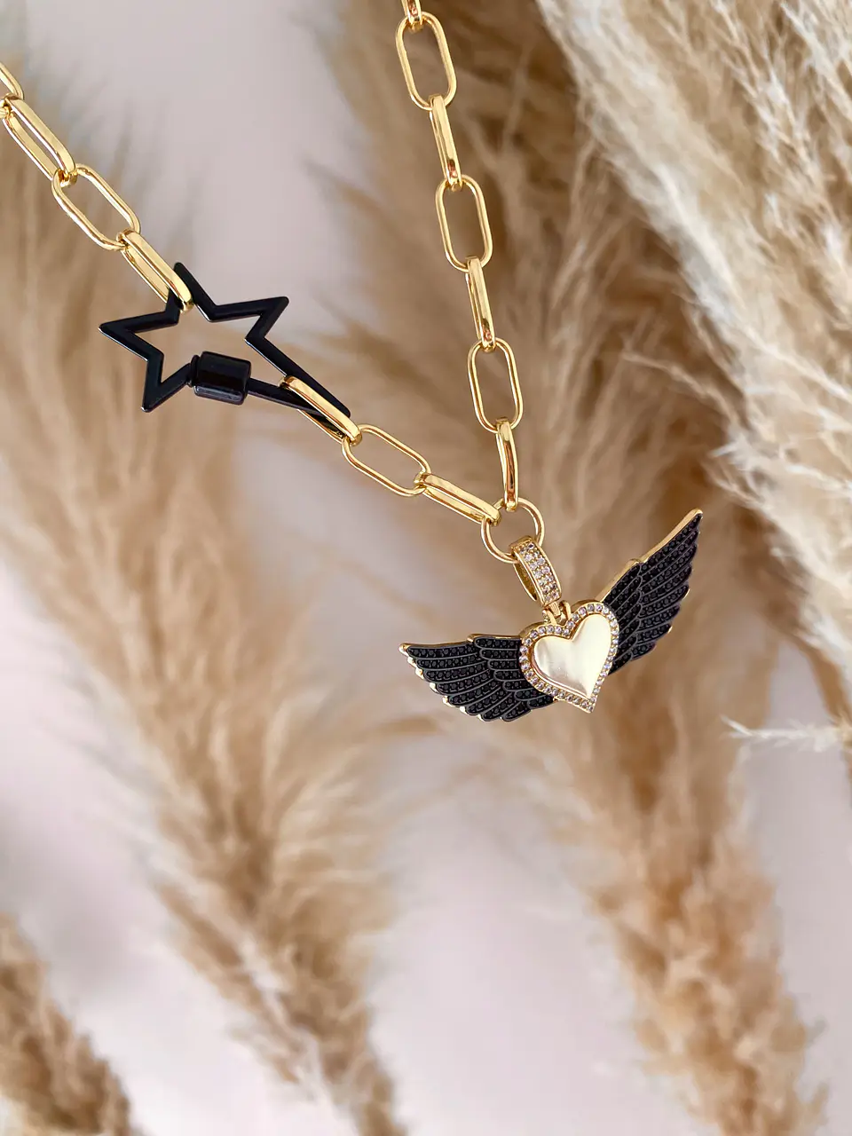 Collar Corazón Alado Circones Black 1
