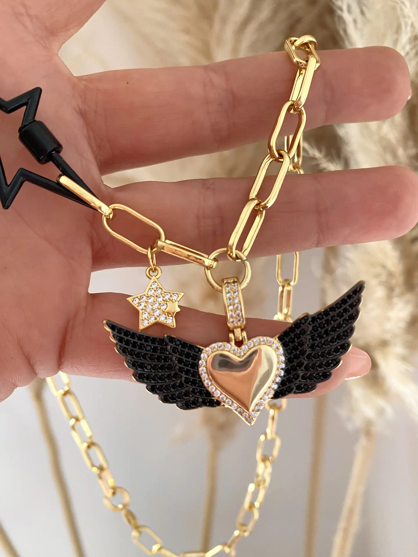 Collar Corazón Alado Circones Black con Punto luz Estrellita 2