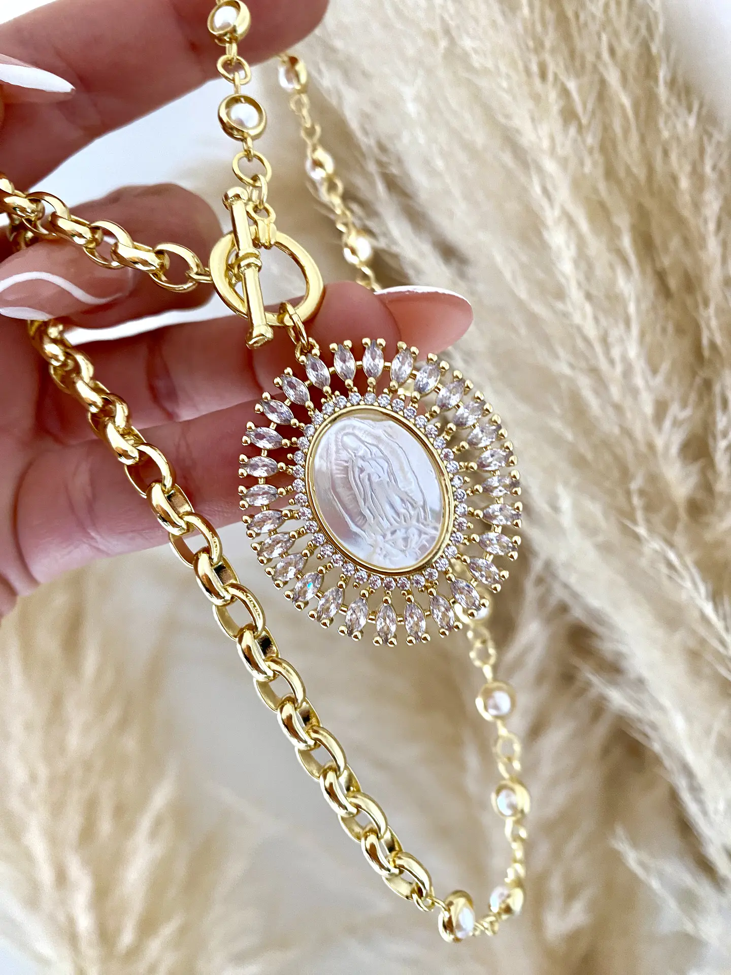 Collar  Medallón Virgen maxi Eslabones mixtos Perlas  1