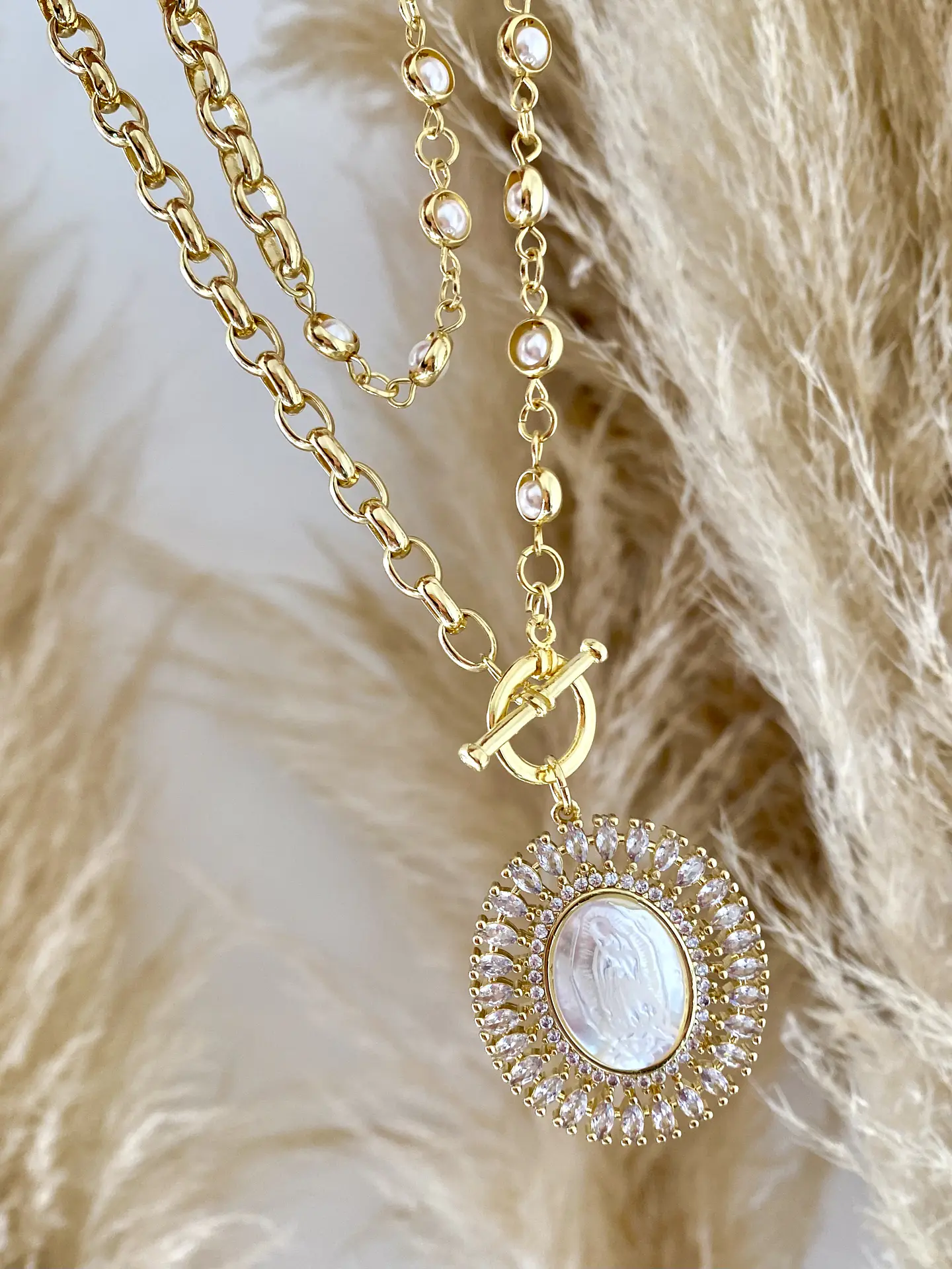 Collar  Medallón Virgen maxi Eslabones mixtos Perlas  2