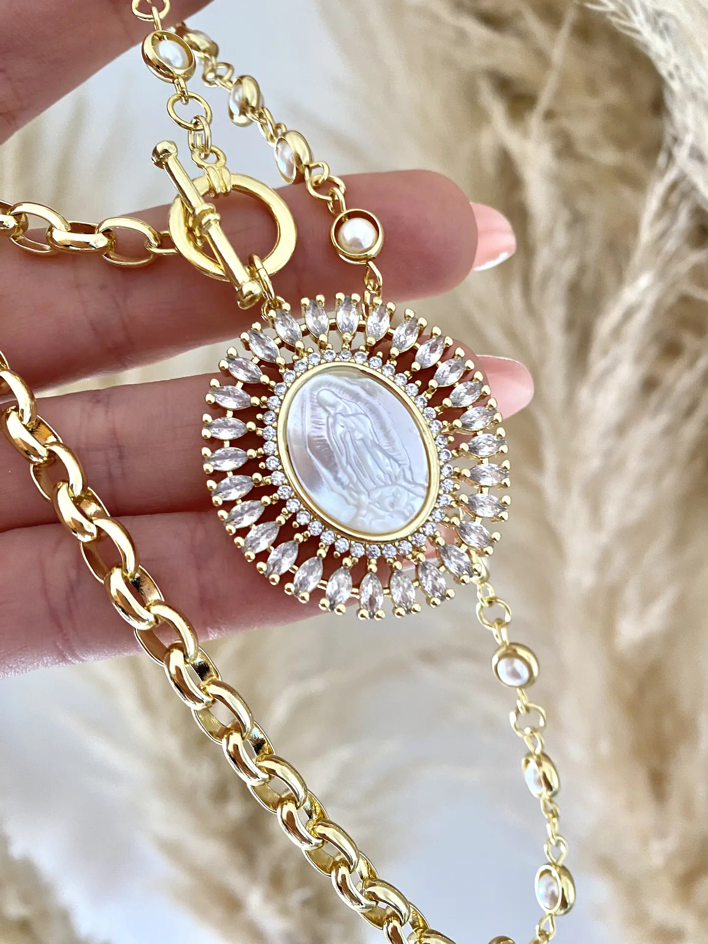 Collar  Medallón Virgen maxi Eslabones mixtos Perlas  3