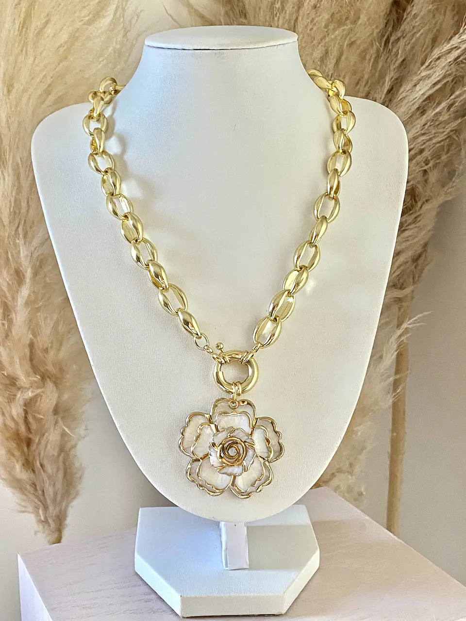 Collar Maxi Cadenón dije Camelia Nácar  2