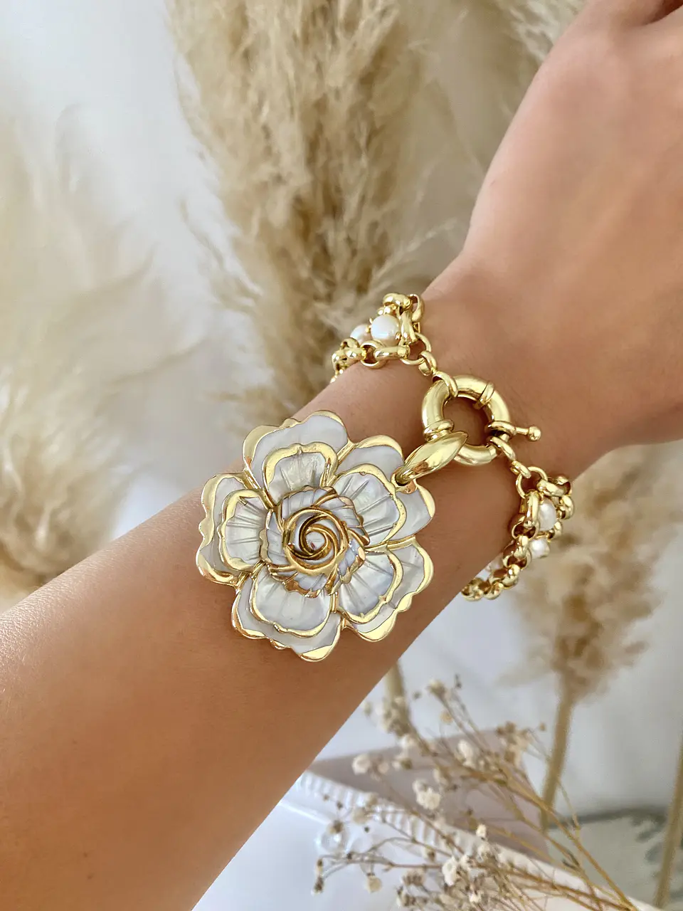 Pulsera  maxi Camelia Triple Perlas y eslabones   1
