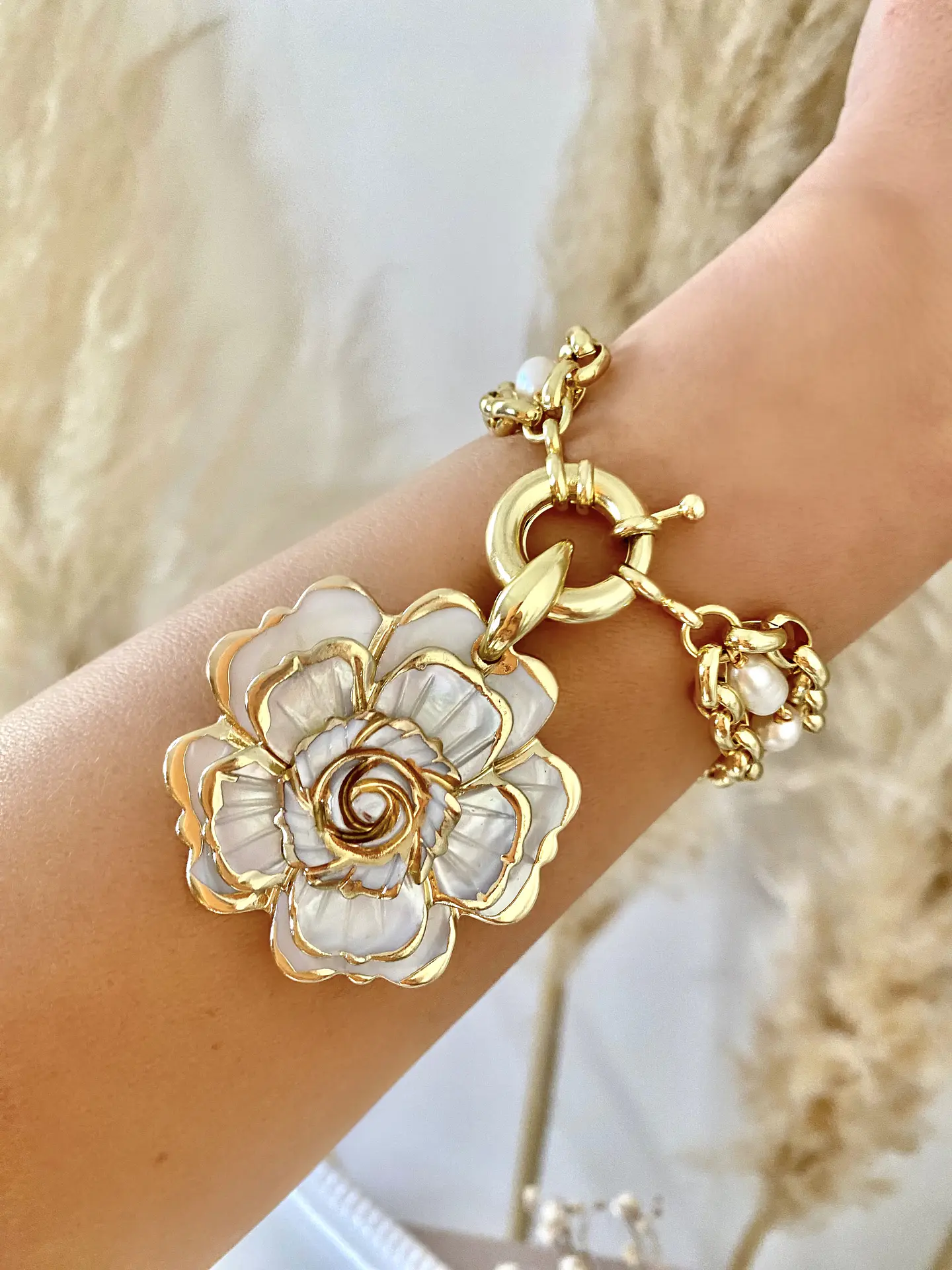 Pulsera  maxi Camelia Triple Perlas y eslabones   4