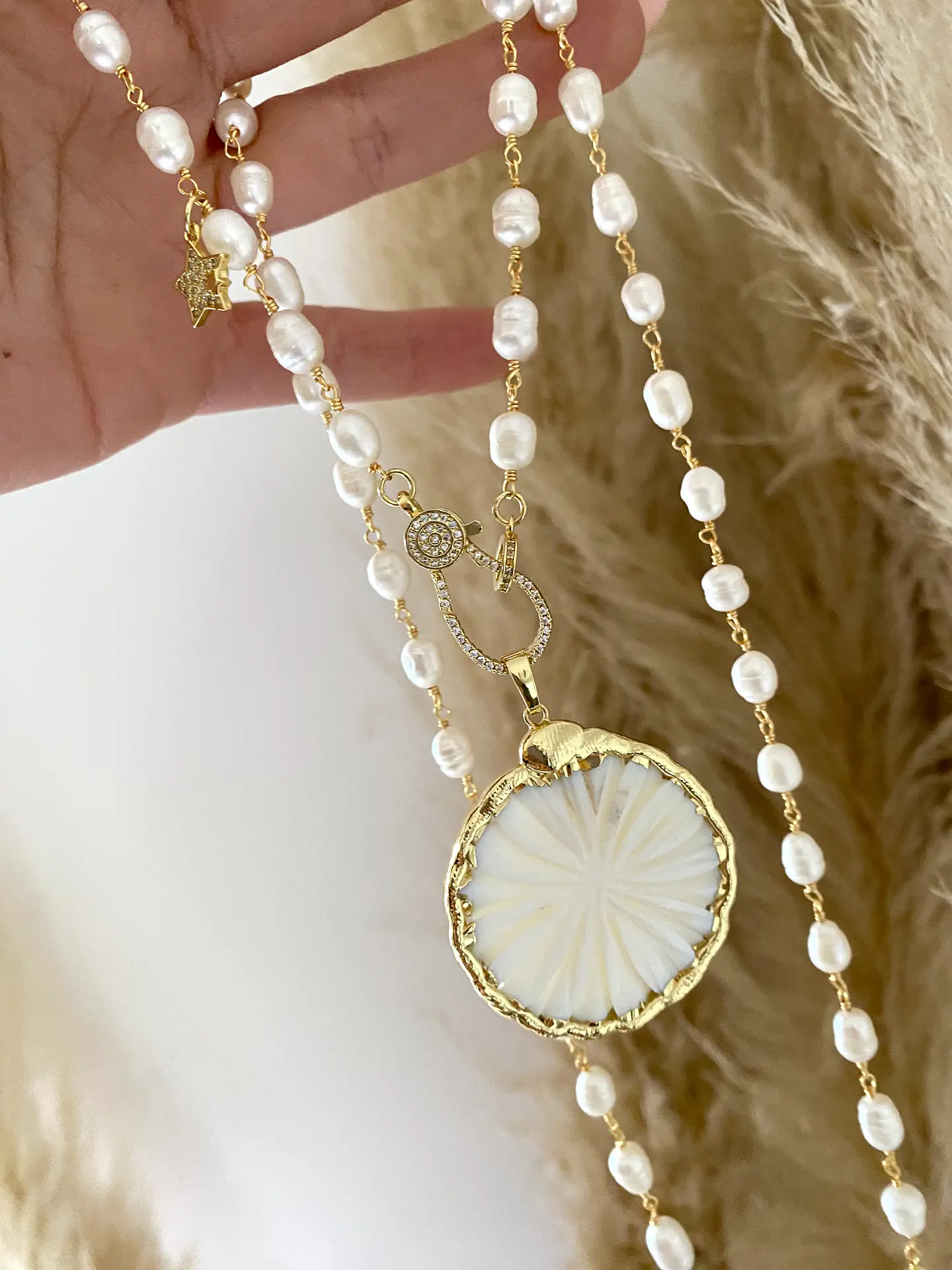 Collar Perlas Maxi Medallón Nácar Broche Luxury  3