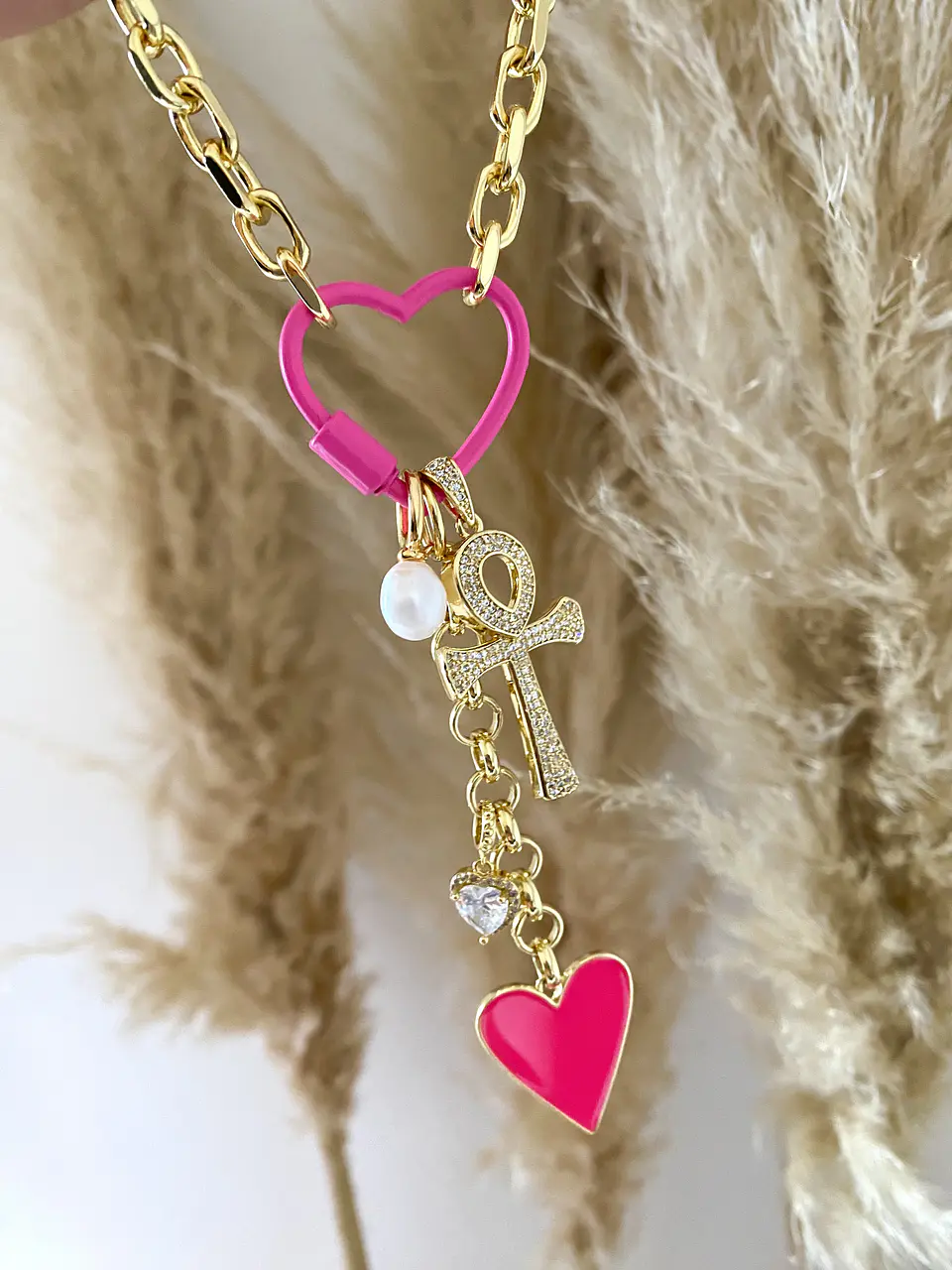 Collar Conector Pink + 4 dijes  2