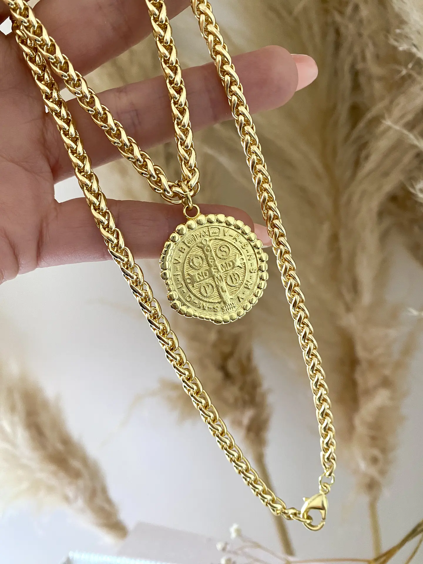 Collar Grueso Turbillón Medalla San Benito Gold 1
