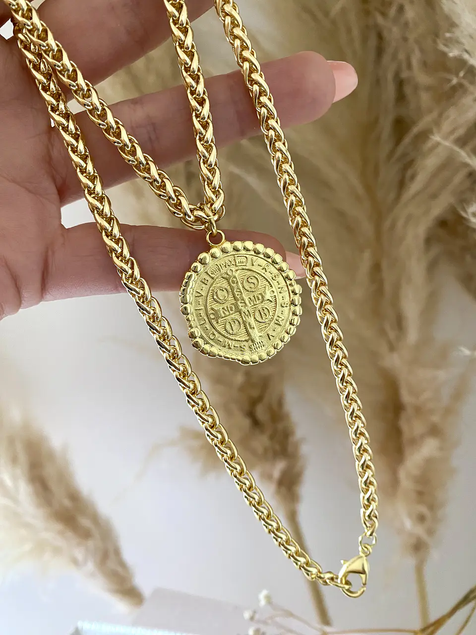 Collar Grueso Turbillón Medalla San Benito Gold 1