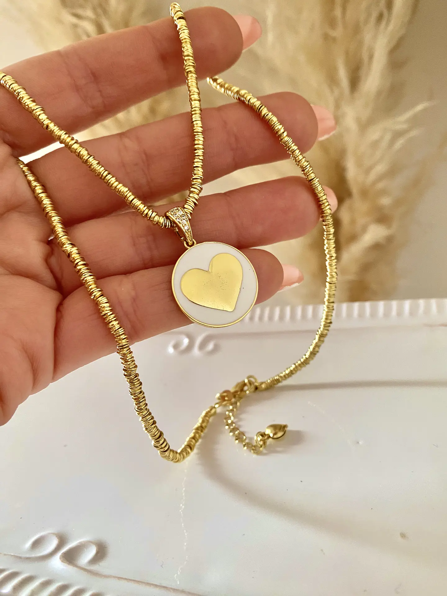 Collar Mostacilla medalla Corazón Blanca  3