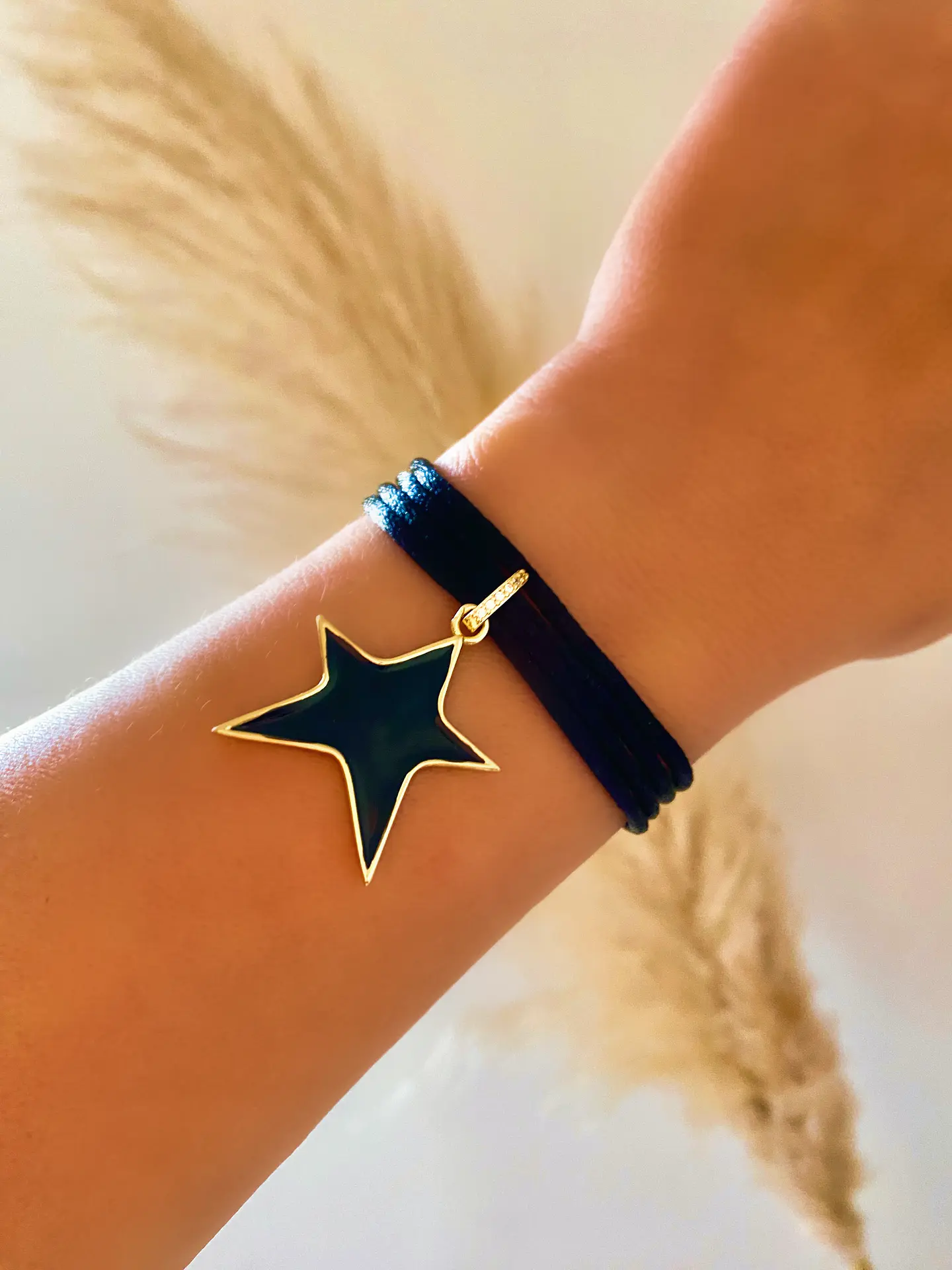 Pulsera Estrella Black cordón de seda negro 1