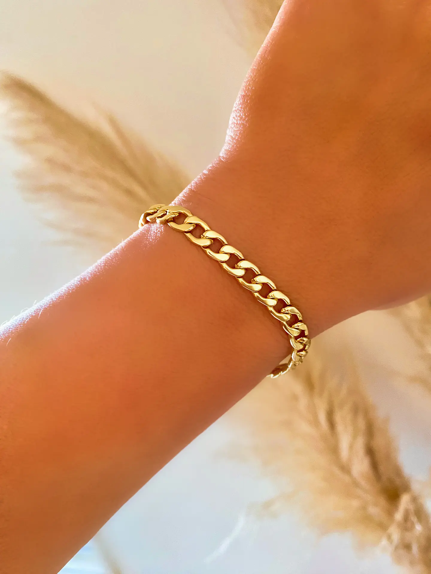 Pulsera Cadena cubana delgada gold  1