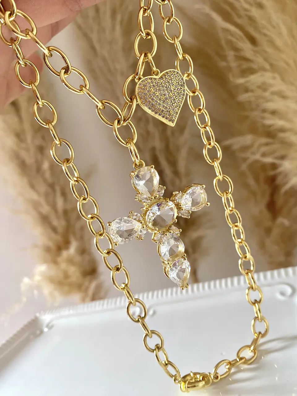 Collar Maxi Cruz Cristal + dije corazón gold 1