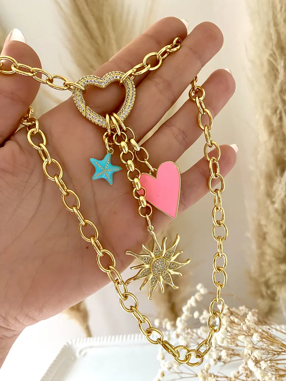 Collar Tres dijes más conector corazón circones gold 2