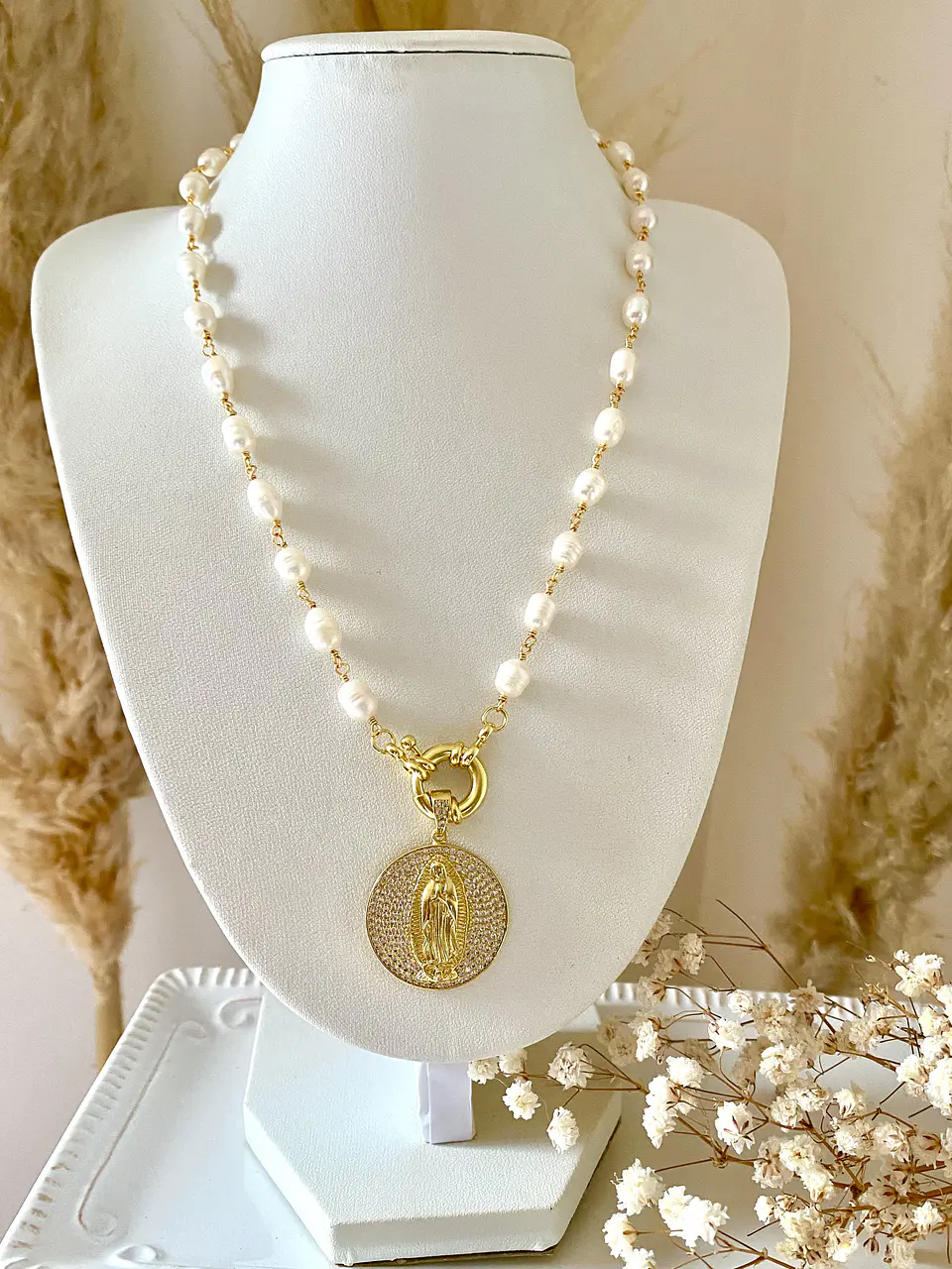 Collar Perlas medalla Virgen circones gold 3