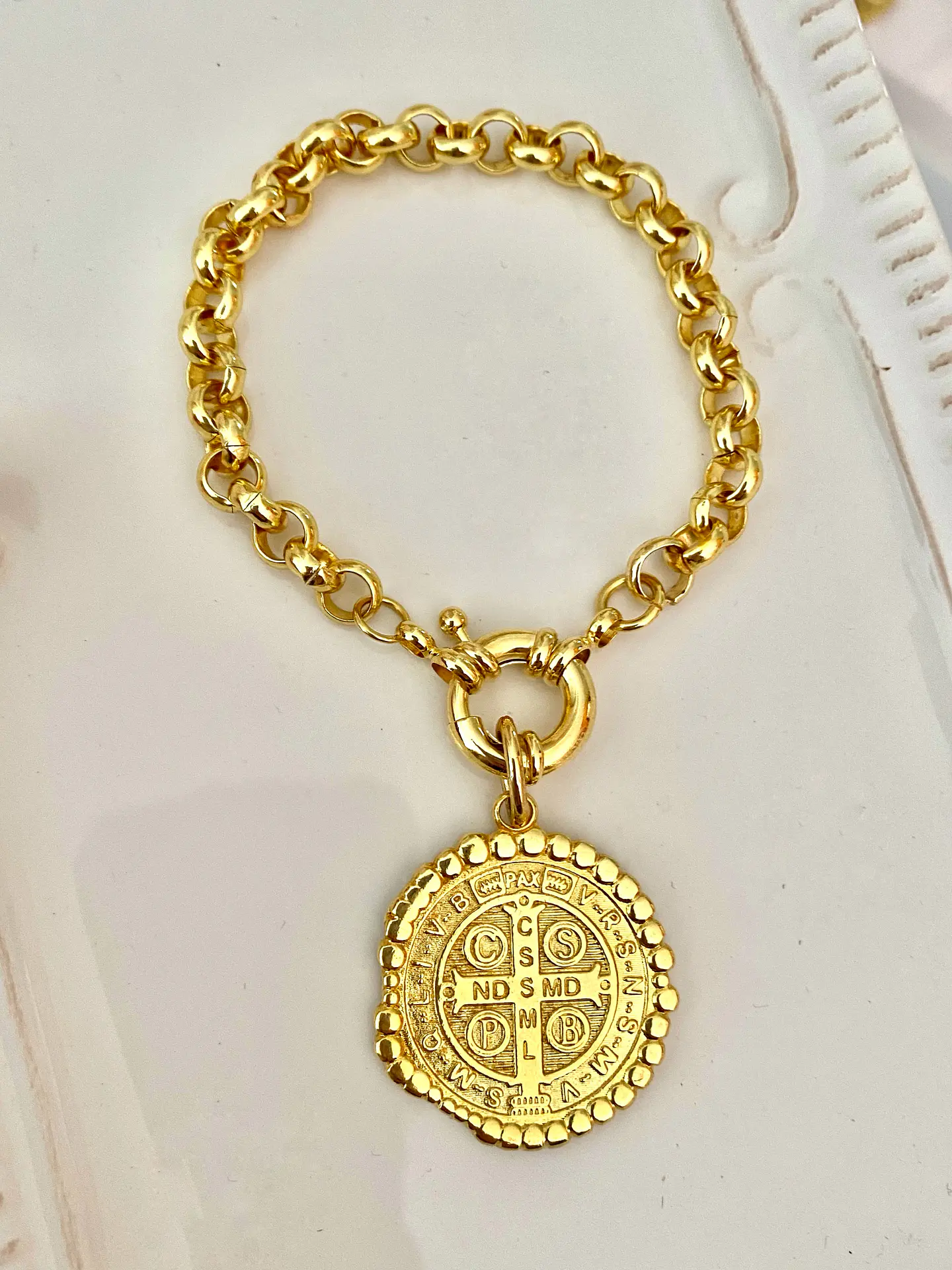 Pulsera Medallón San Benito Gold 1