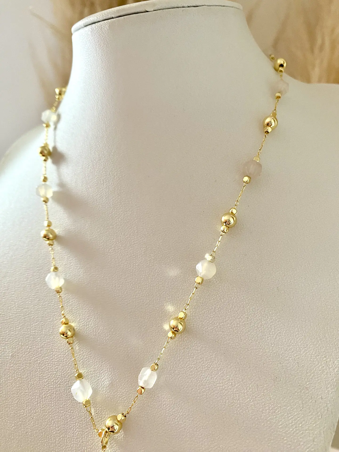 Collar Balines y Cristales gold  4