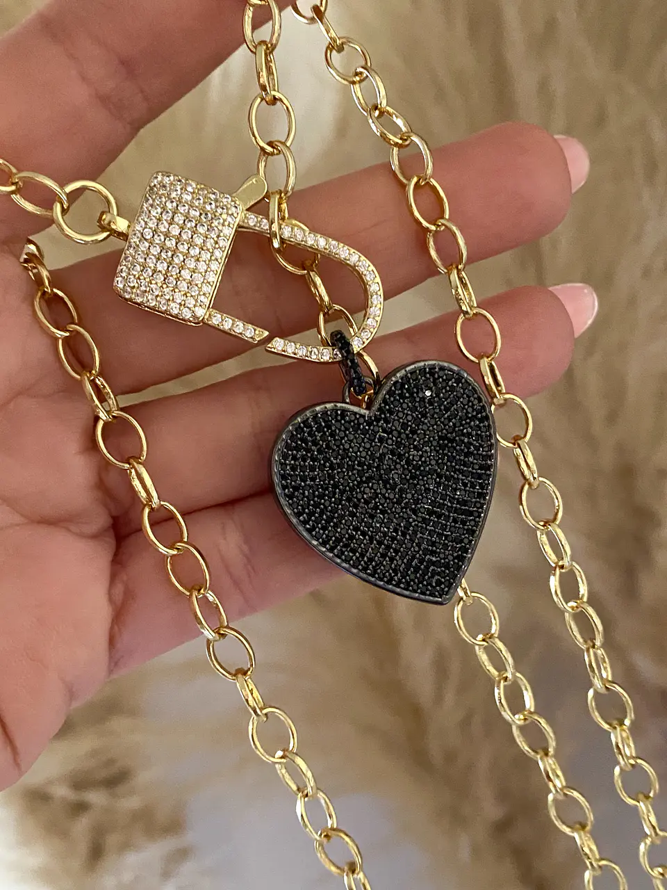 Maxi collar Corazon Black Maxi Broche candado 1