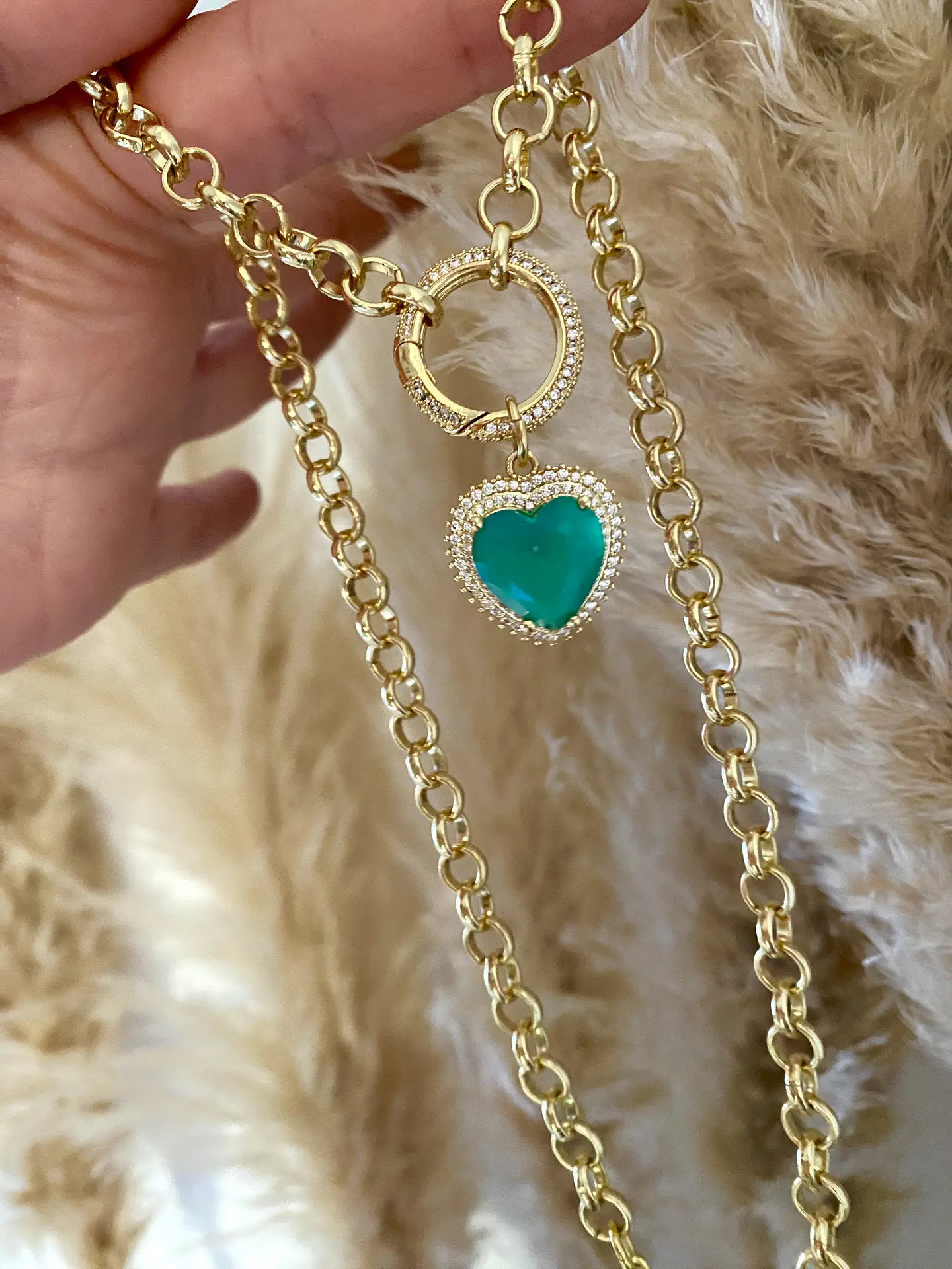  Collar Corazón color Esmeralda  eslabones redondos gold 3