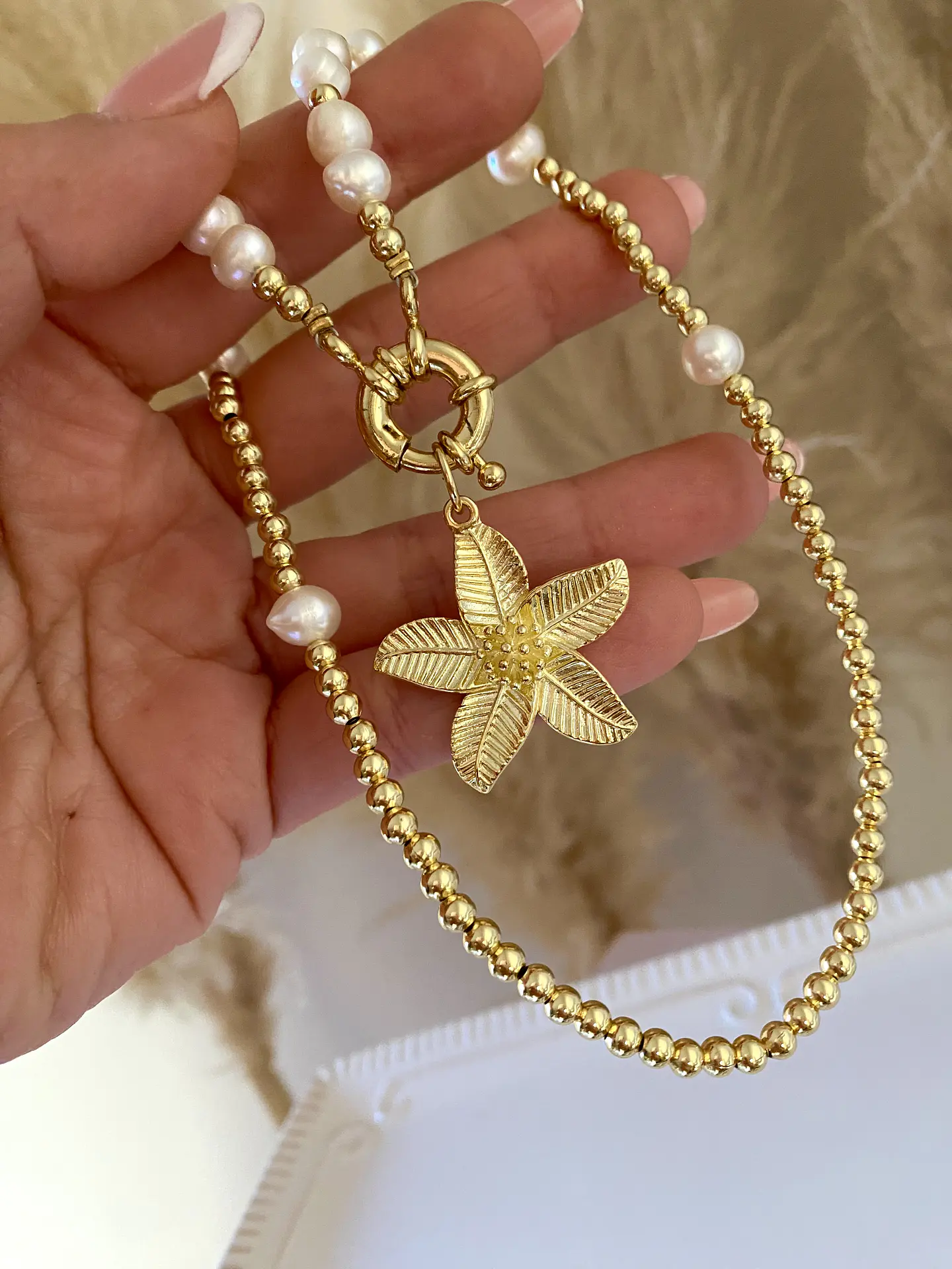 Collar Perlas Río y balines Flor gold  4