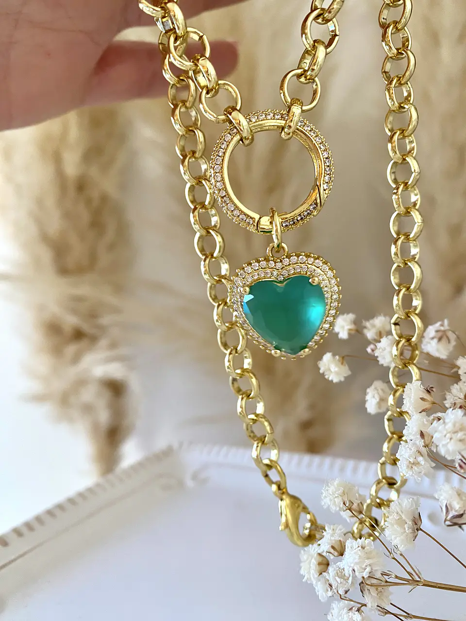  Collar Corazón color Esmeralda  eslabones redondos gold 1