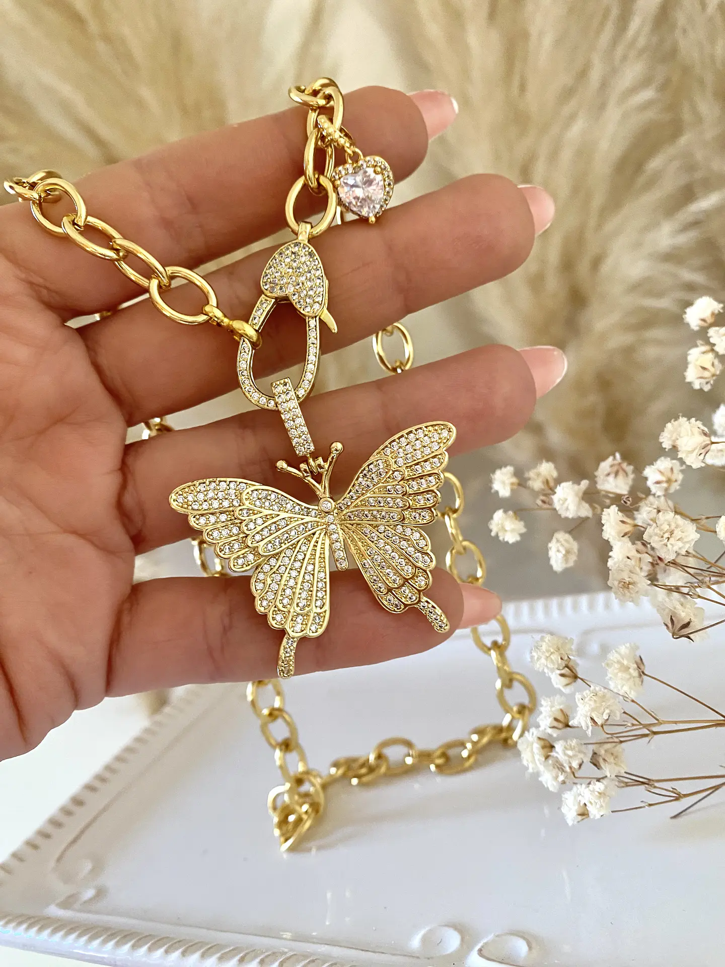 Collar Eslabones Mariposa broche Luxury Corazón gold 3