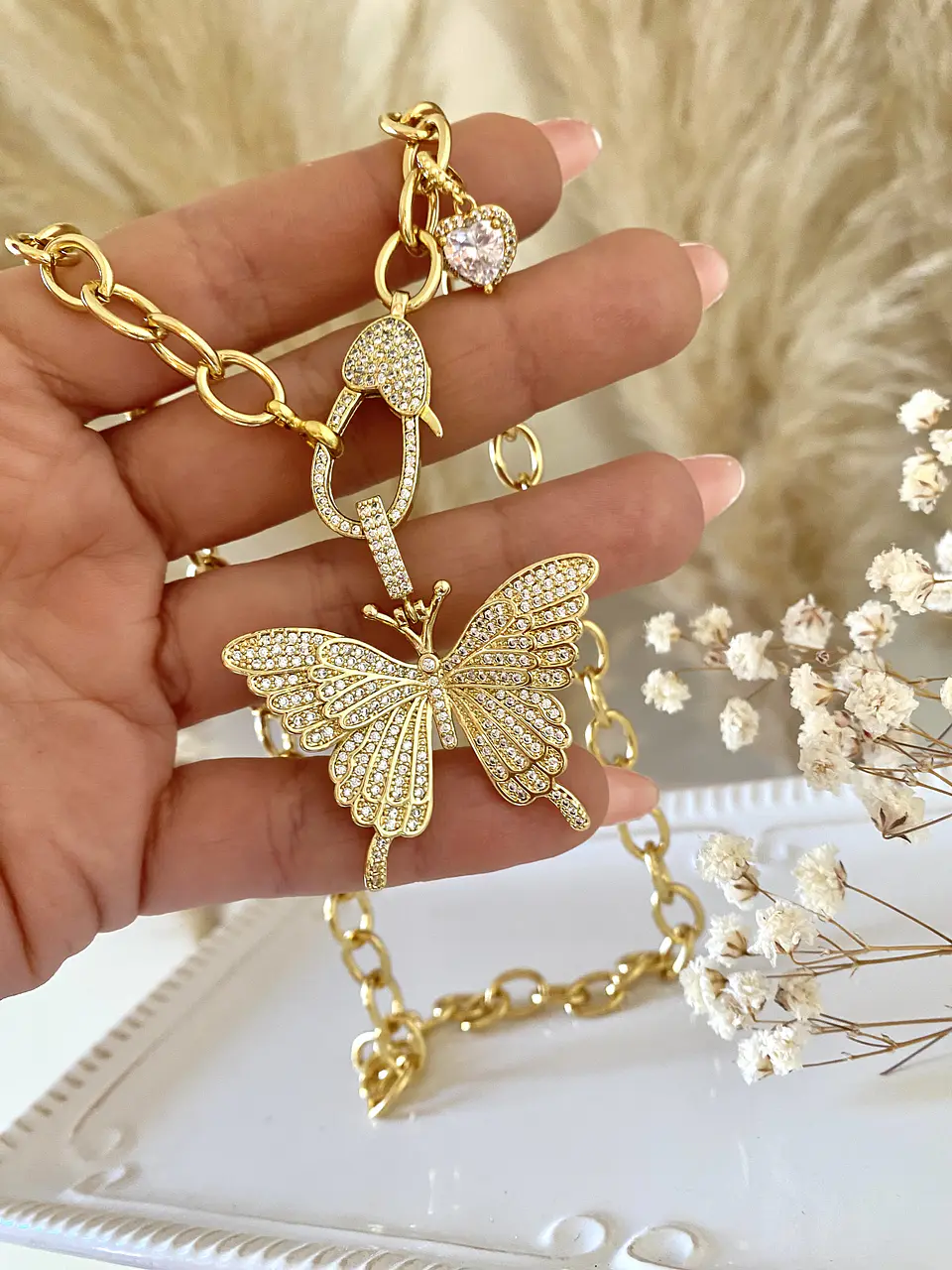 Collar Eslabones Mariposa broche Luxury Corazón gold 3