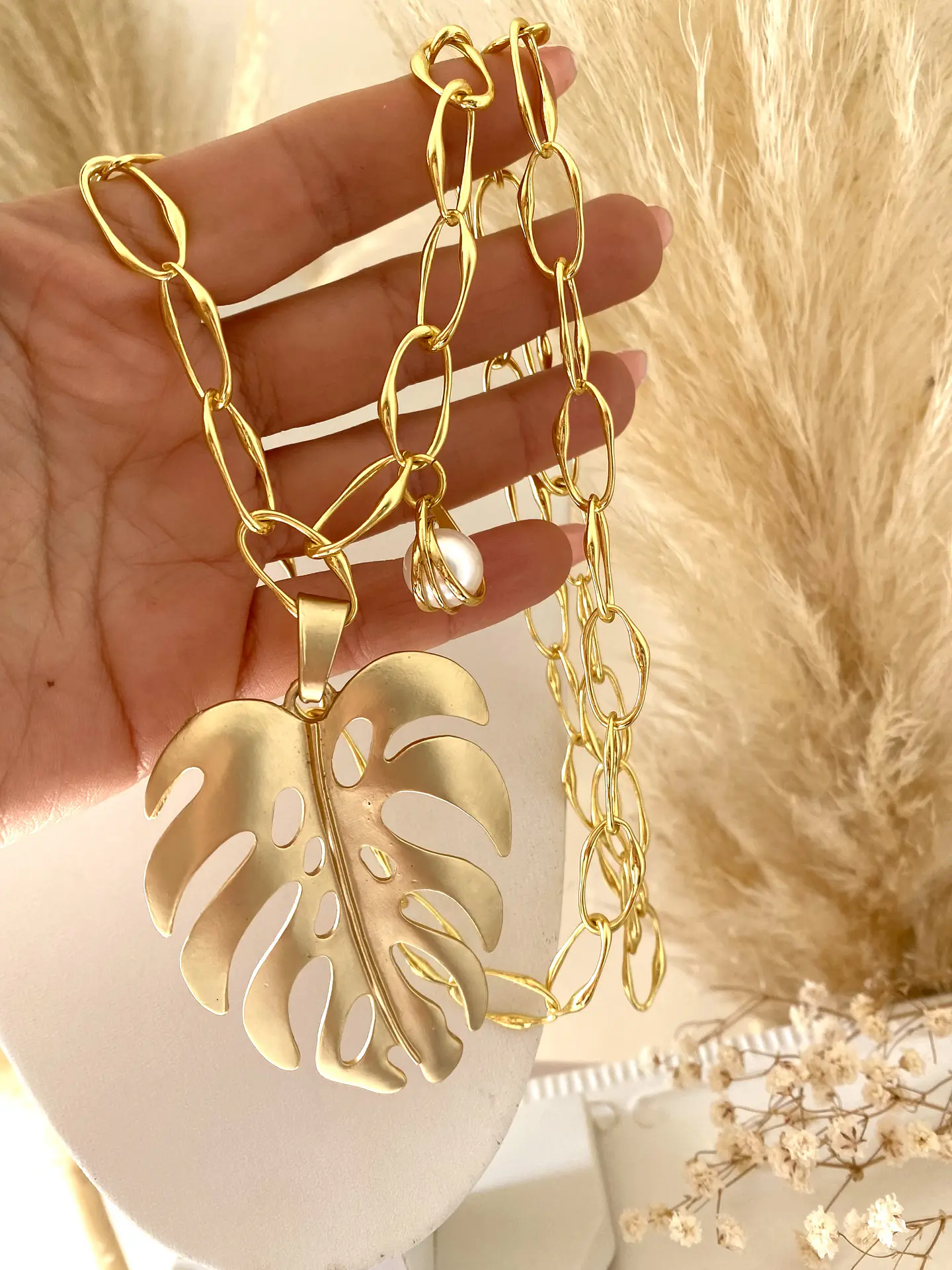 Maxi collar Hoja con Perla gold 1