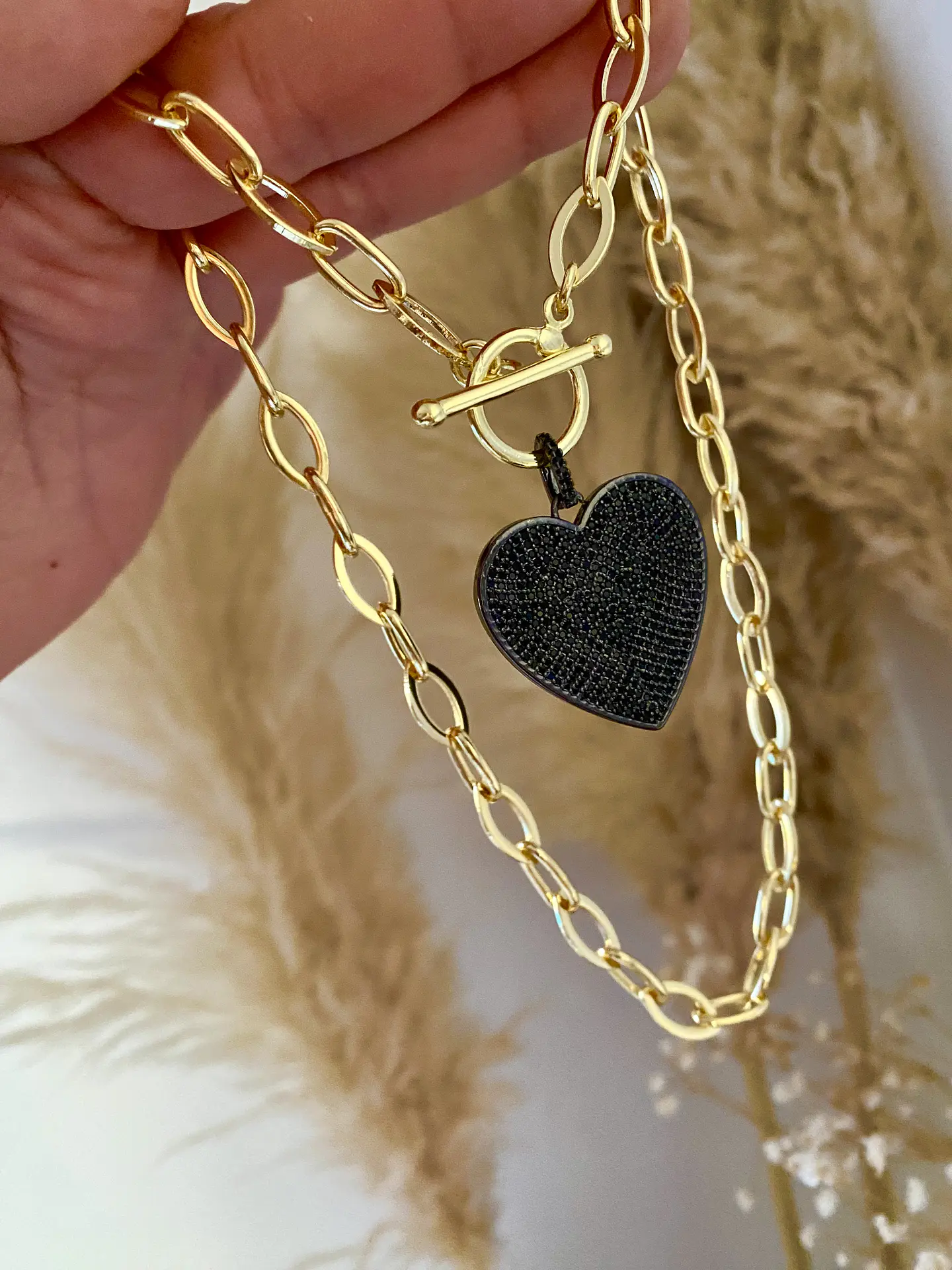 Collar Corazón Black circones  2