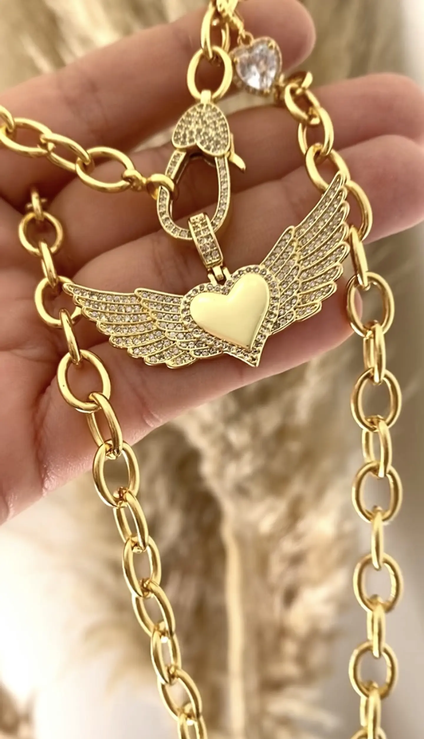 Collar Corazón Alado Circones Gold  1
