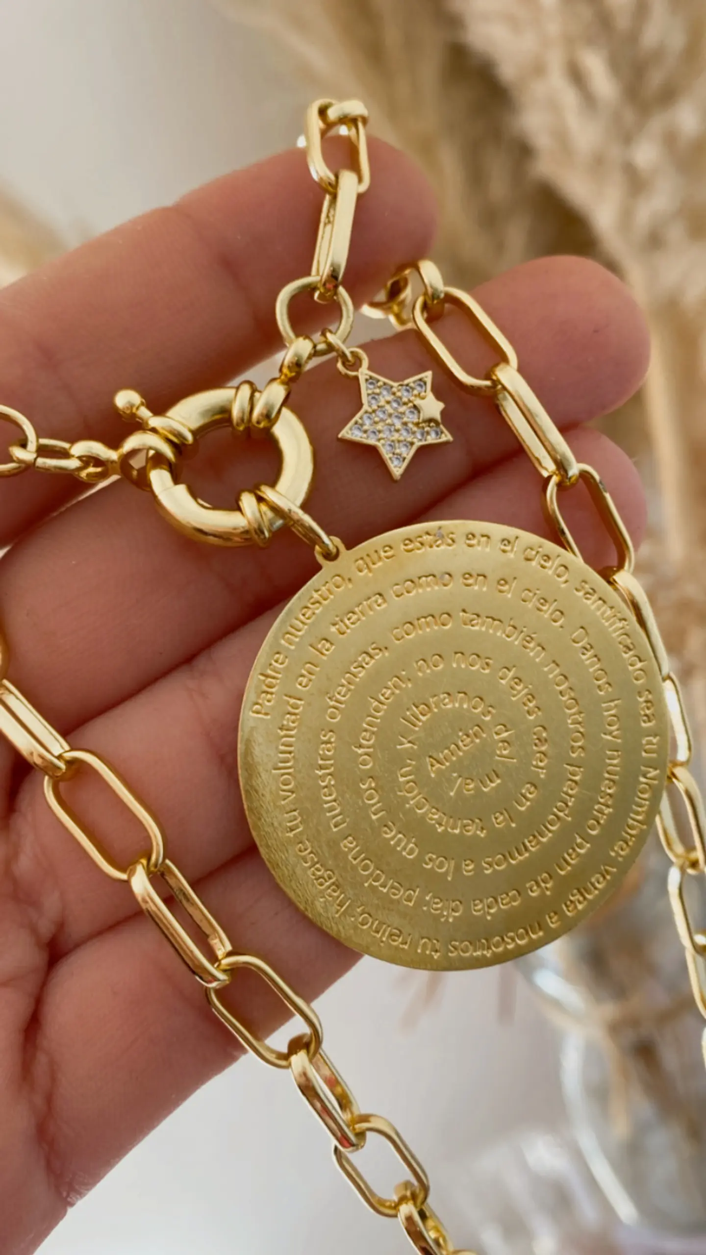 Collar Medallón Padre Nuestro Gold 2
