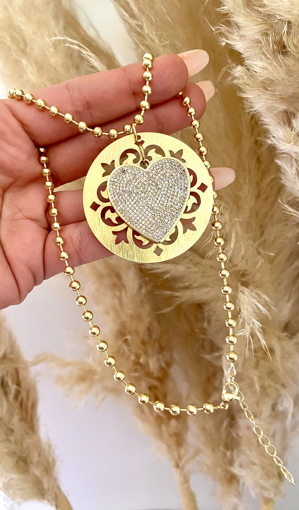Collar Medallón y corazón Circones  1