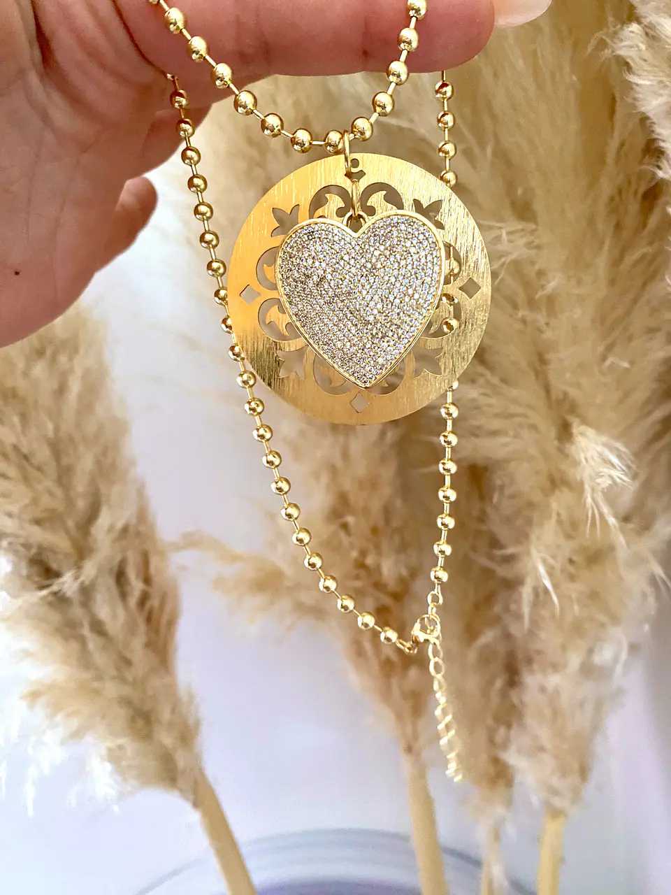 Collar Medallón y corazón Circones  3