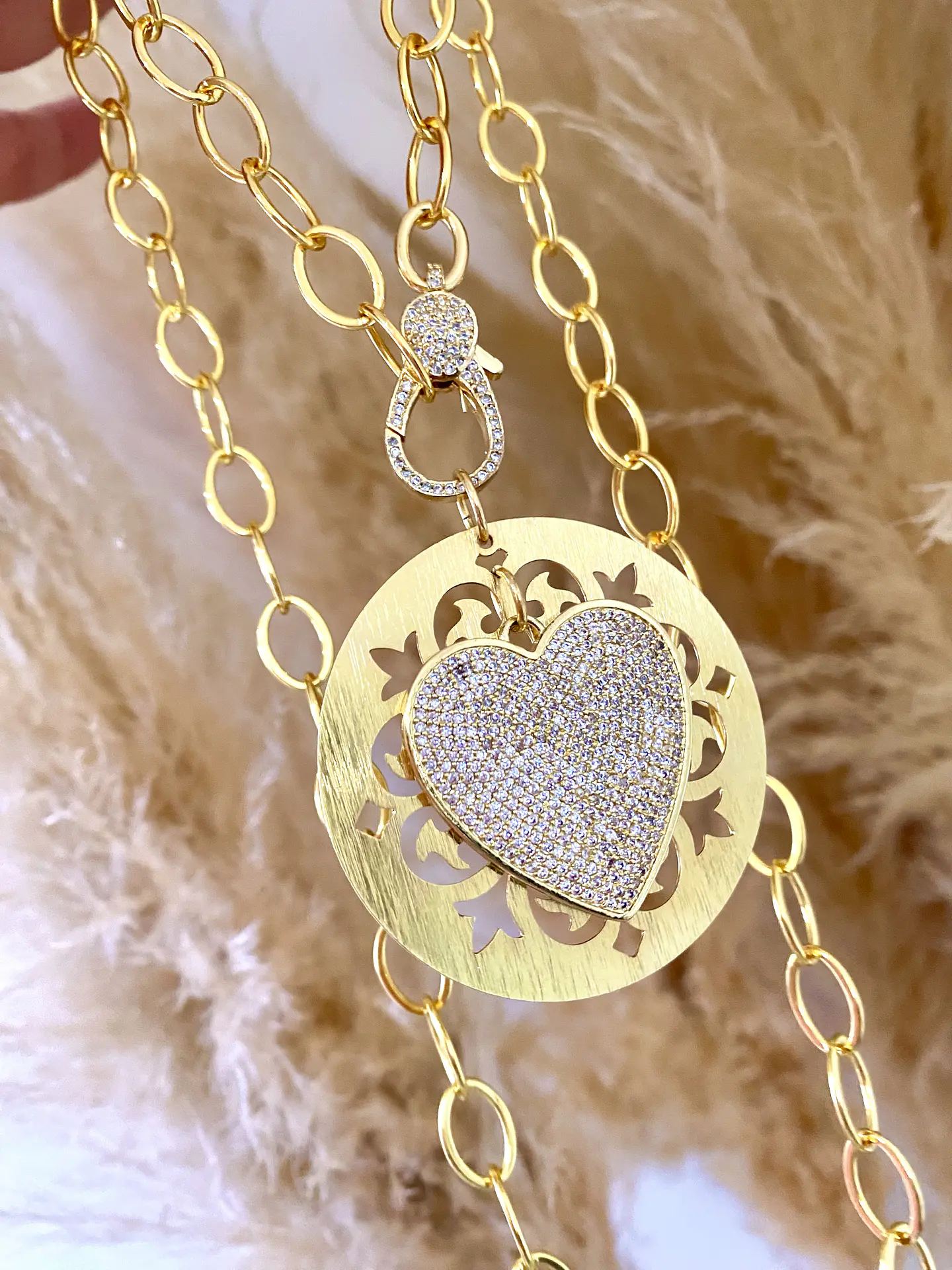Collar Maxi Medallón Mandala con Corazón circones gold 1