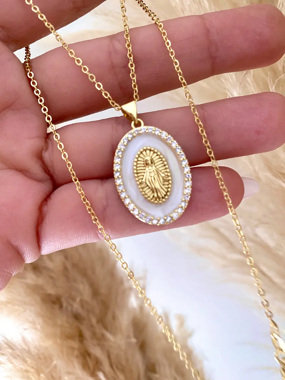 Cadena medalla Virgen  blanca  1