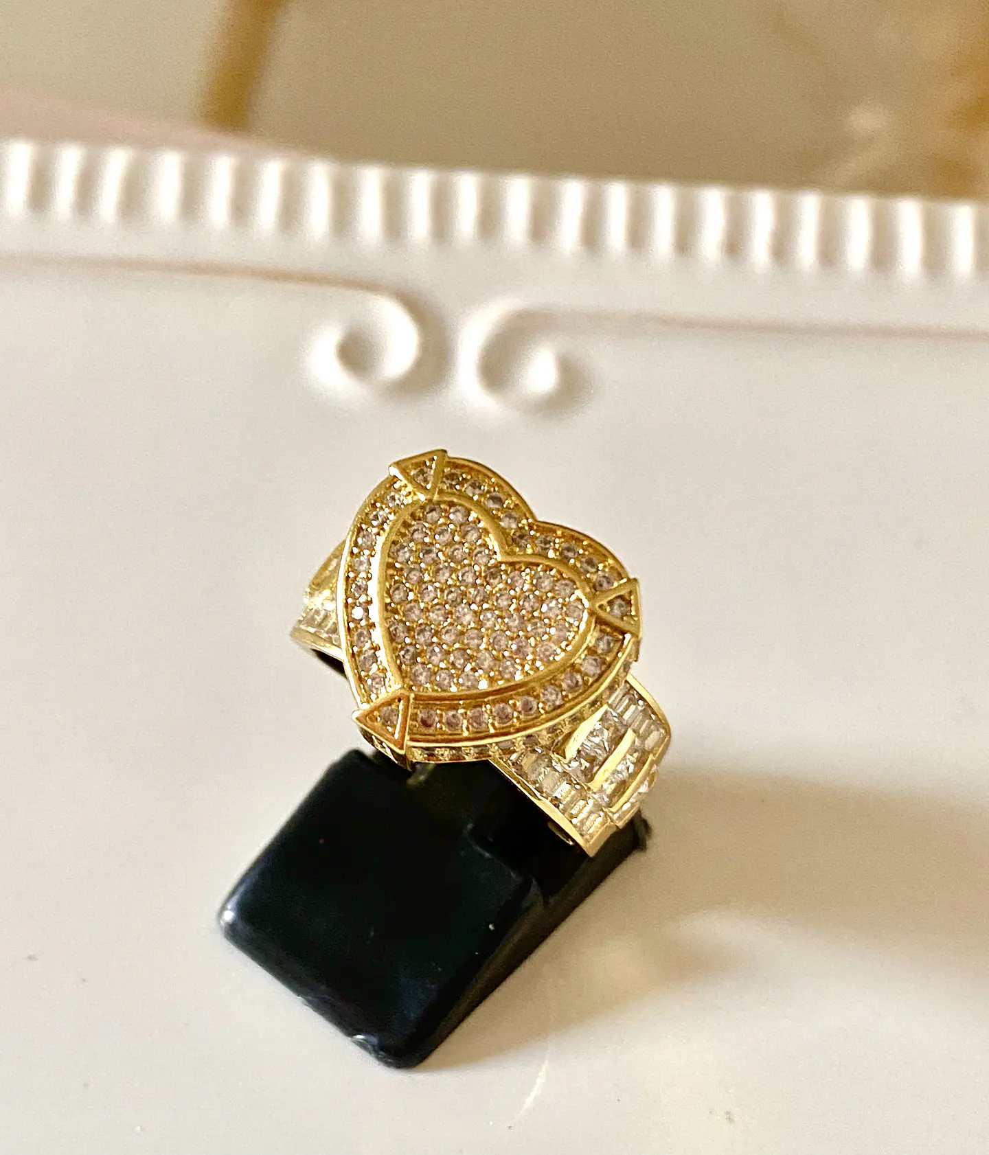 Anillo Luxury Corazon Circones Gold  talla 9 3