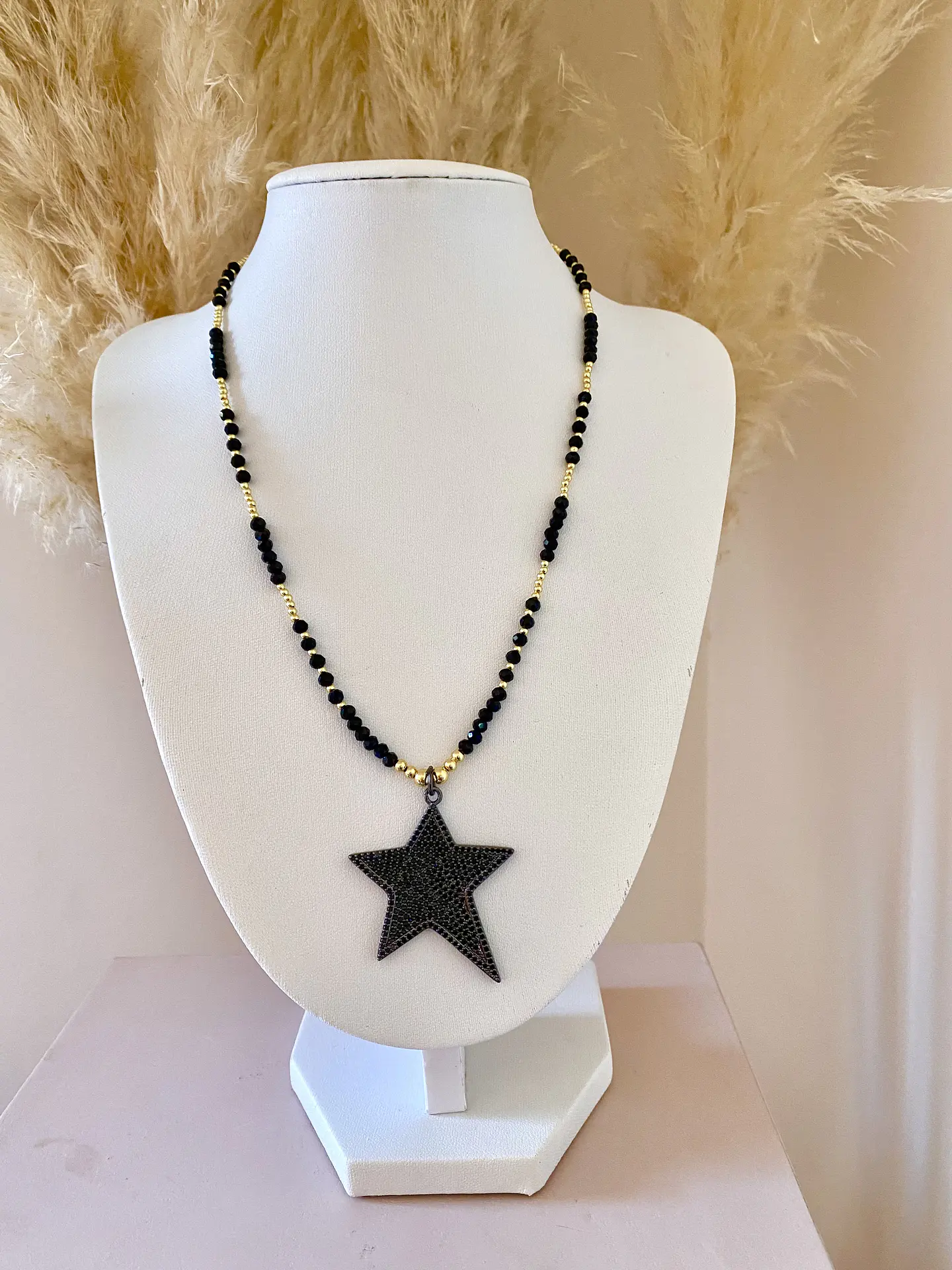 Collar Estrella Black Circones piedras facetadas 6