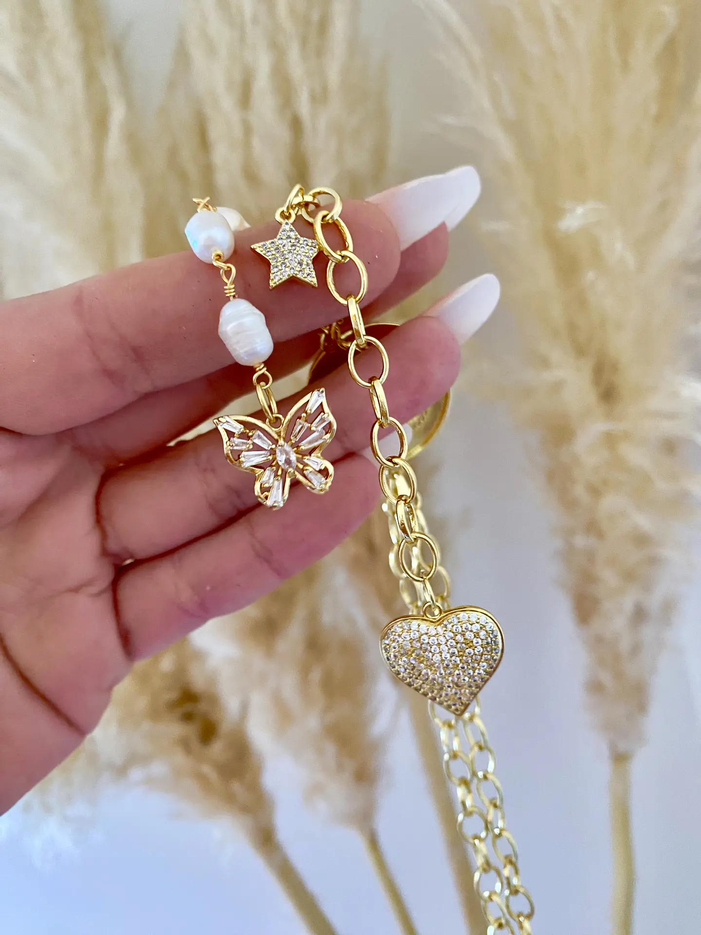 Collar XL Medallón Corazón Cascada y Perlas  3
