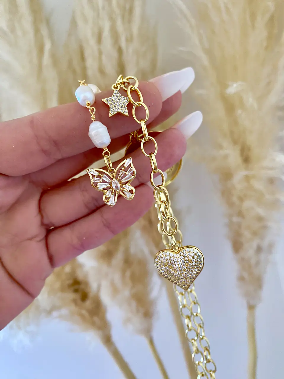 Collar XL Medallón Corazón Cascada y Perlas  3