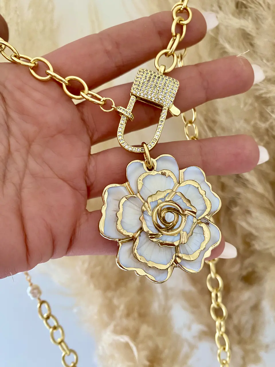 Collar XL Maxi Camelia Cadena Perlas broche luxury  1