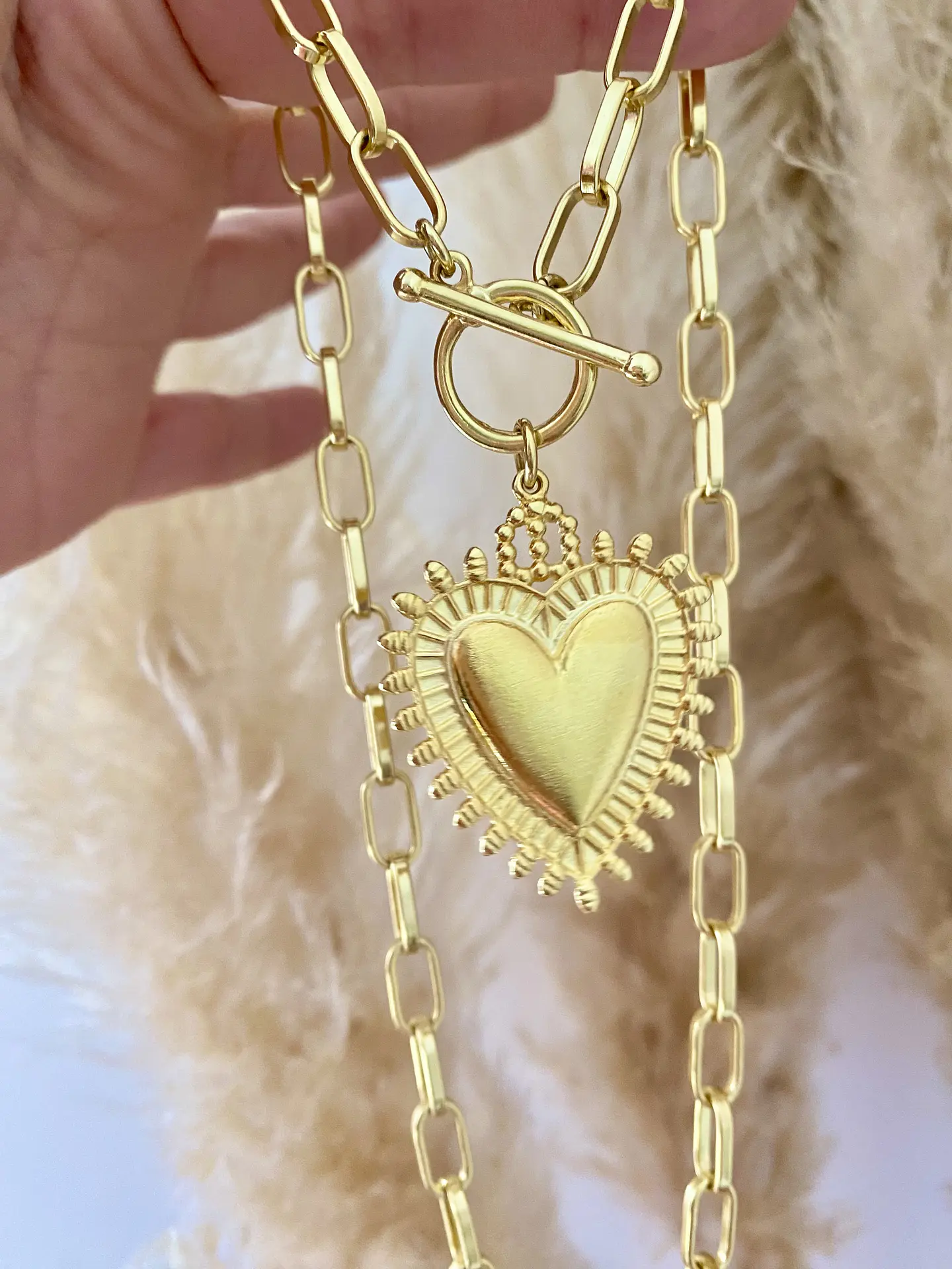 Collar Maxi Corazón Sagrado Gold  3