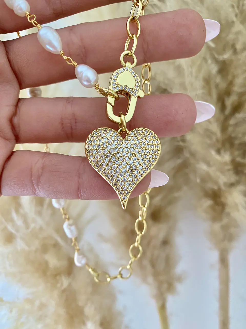 Collar Corazón Perlas Río y enchape oro broche corazón  3